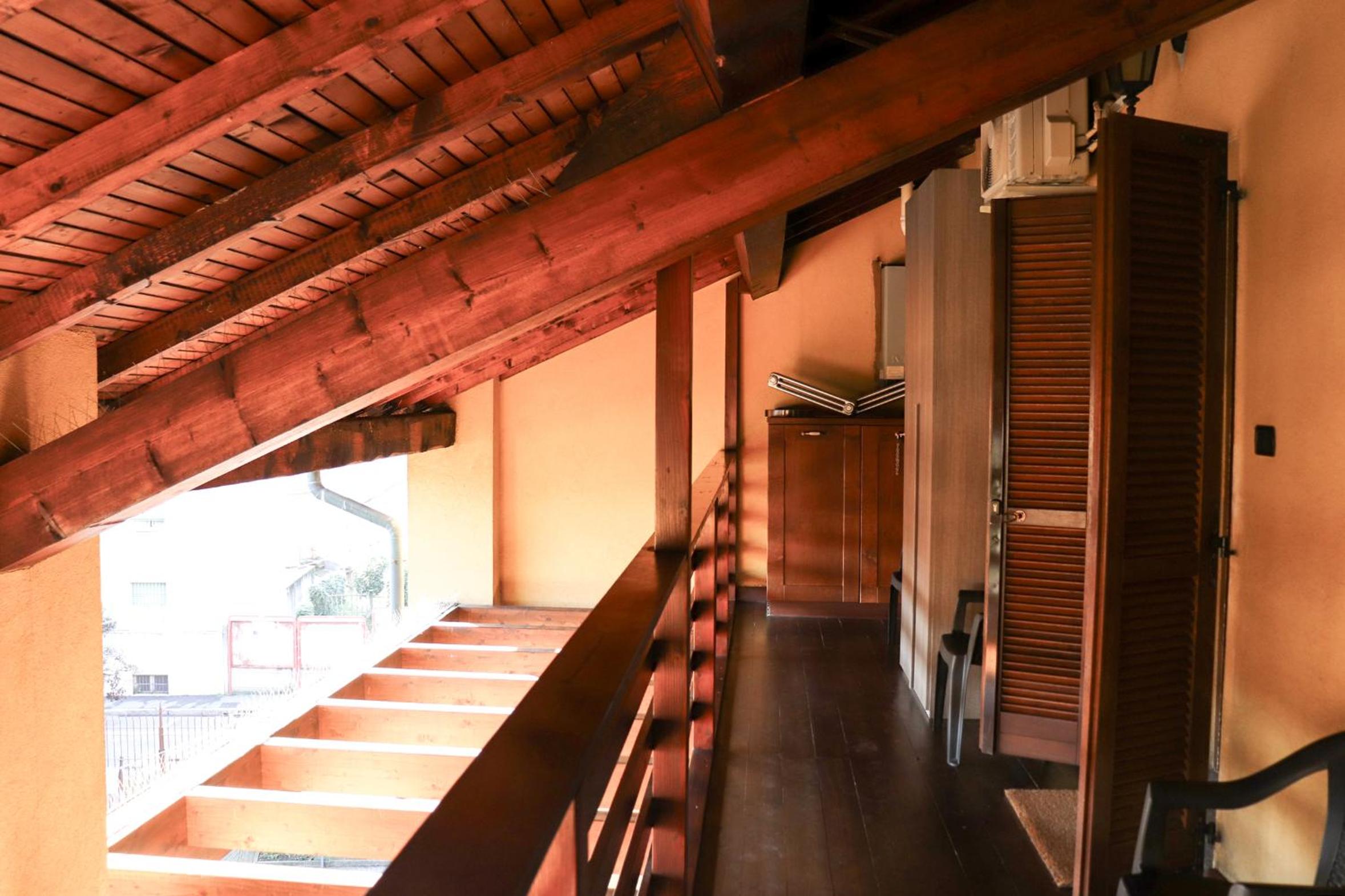 Studio Apartment with Balcony photo 3