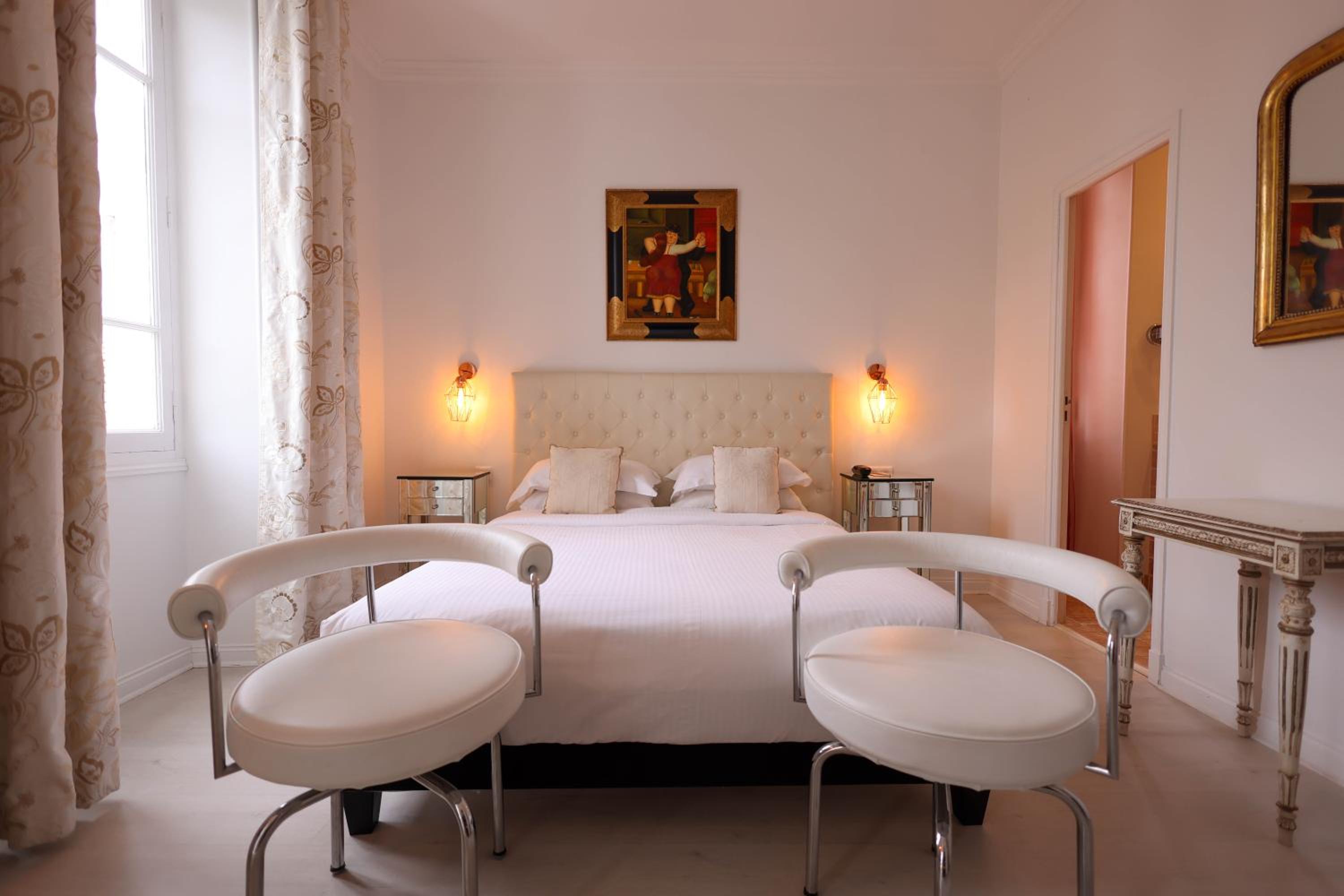 Comfort Room - Photo 1