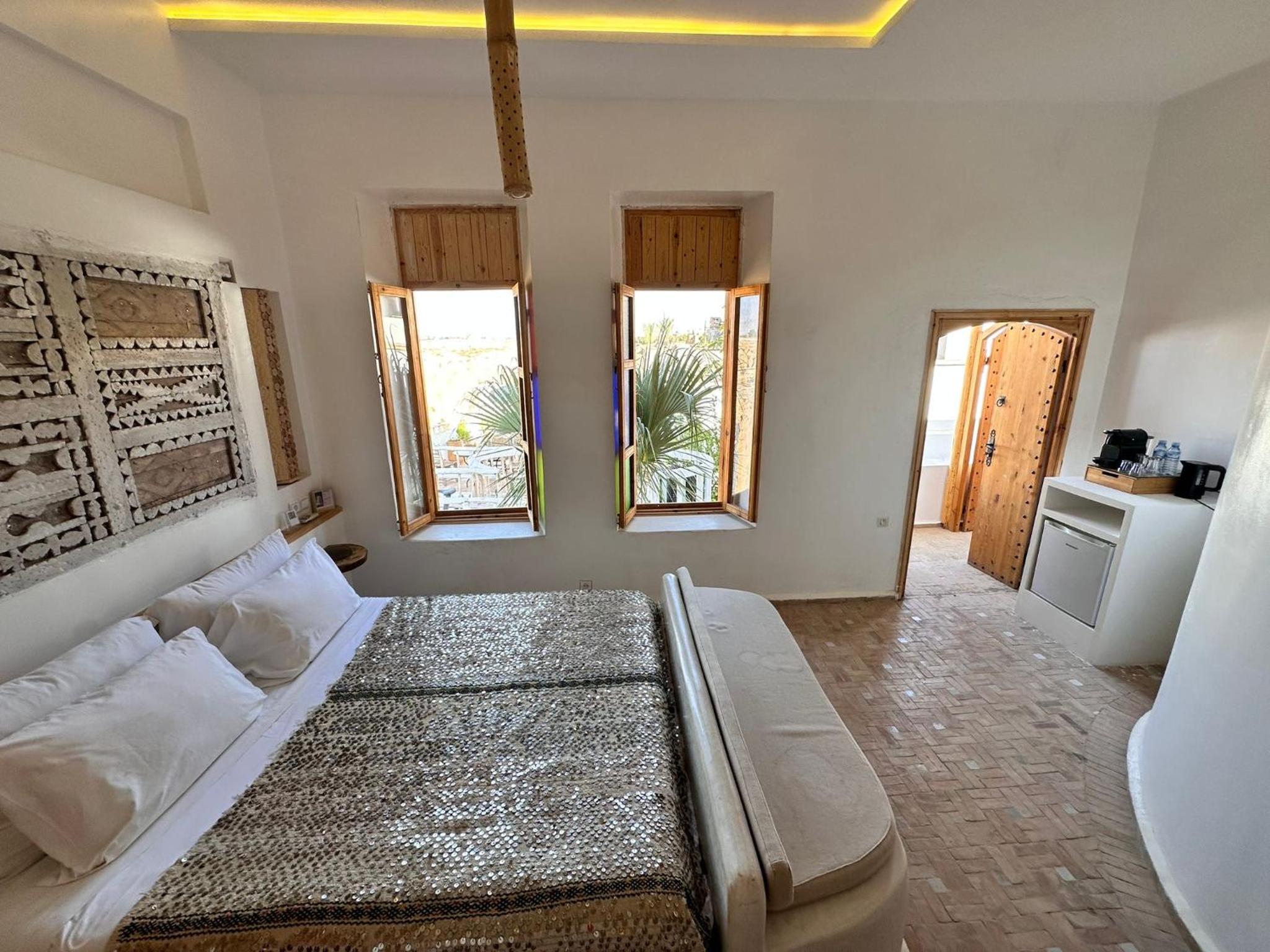 Deluxe Queen Suite