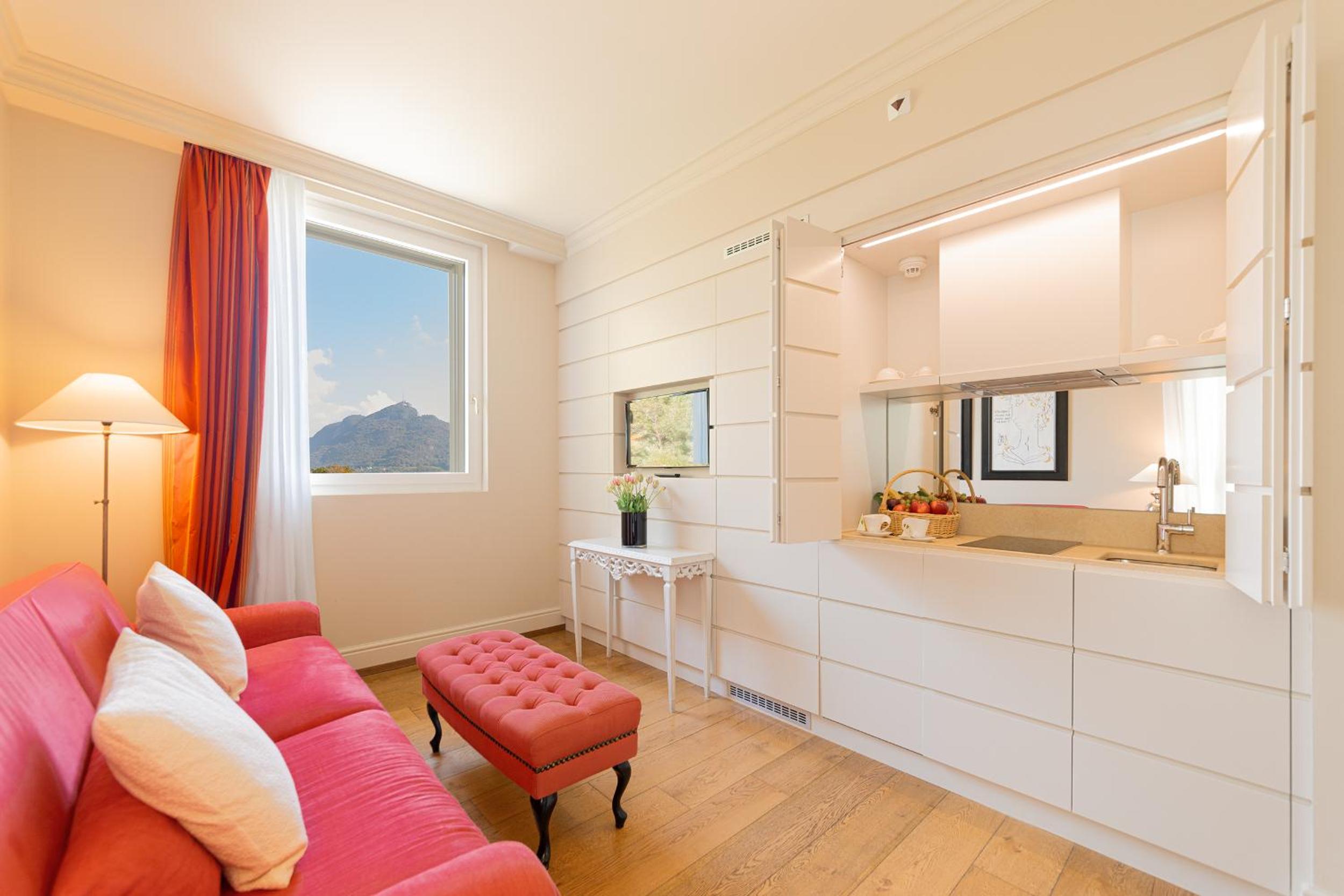 Junior Suite with Spa Access - Photo 1