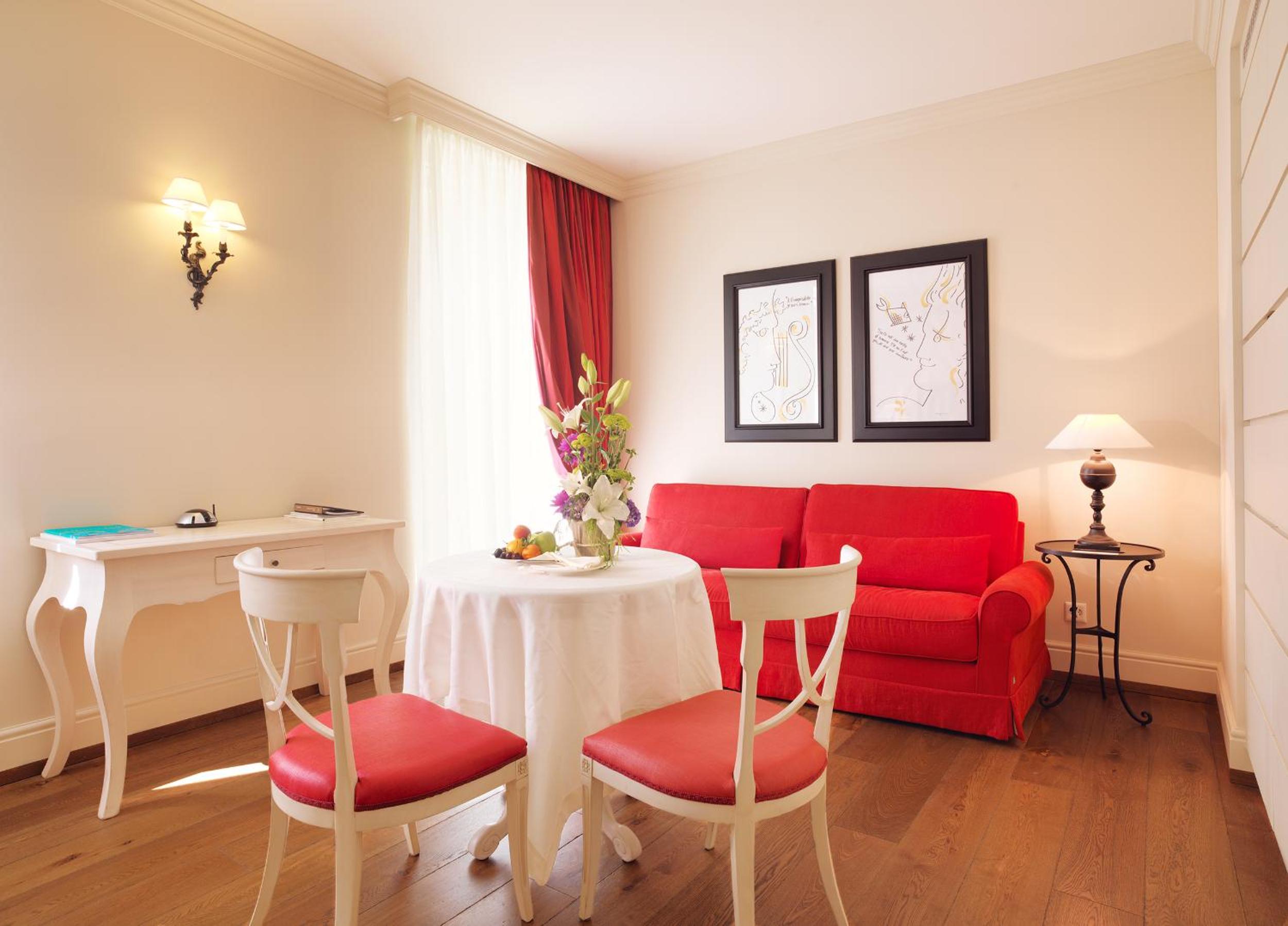 Junior Suite with Spa Access - Photo 6