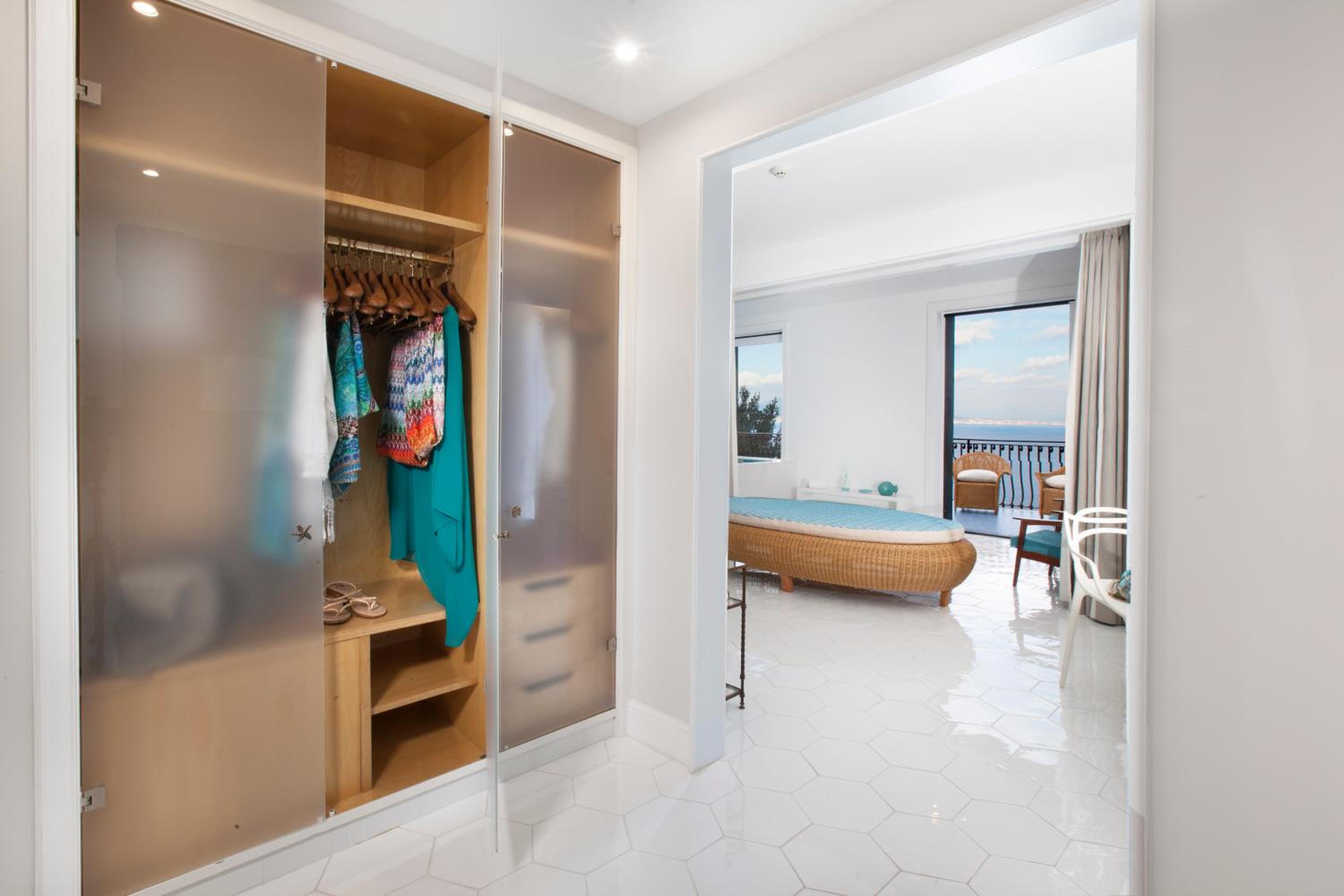 King Suite with Spa Bath with Terrace and Sea View - Photo 11