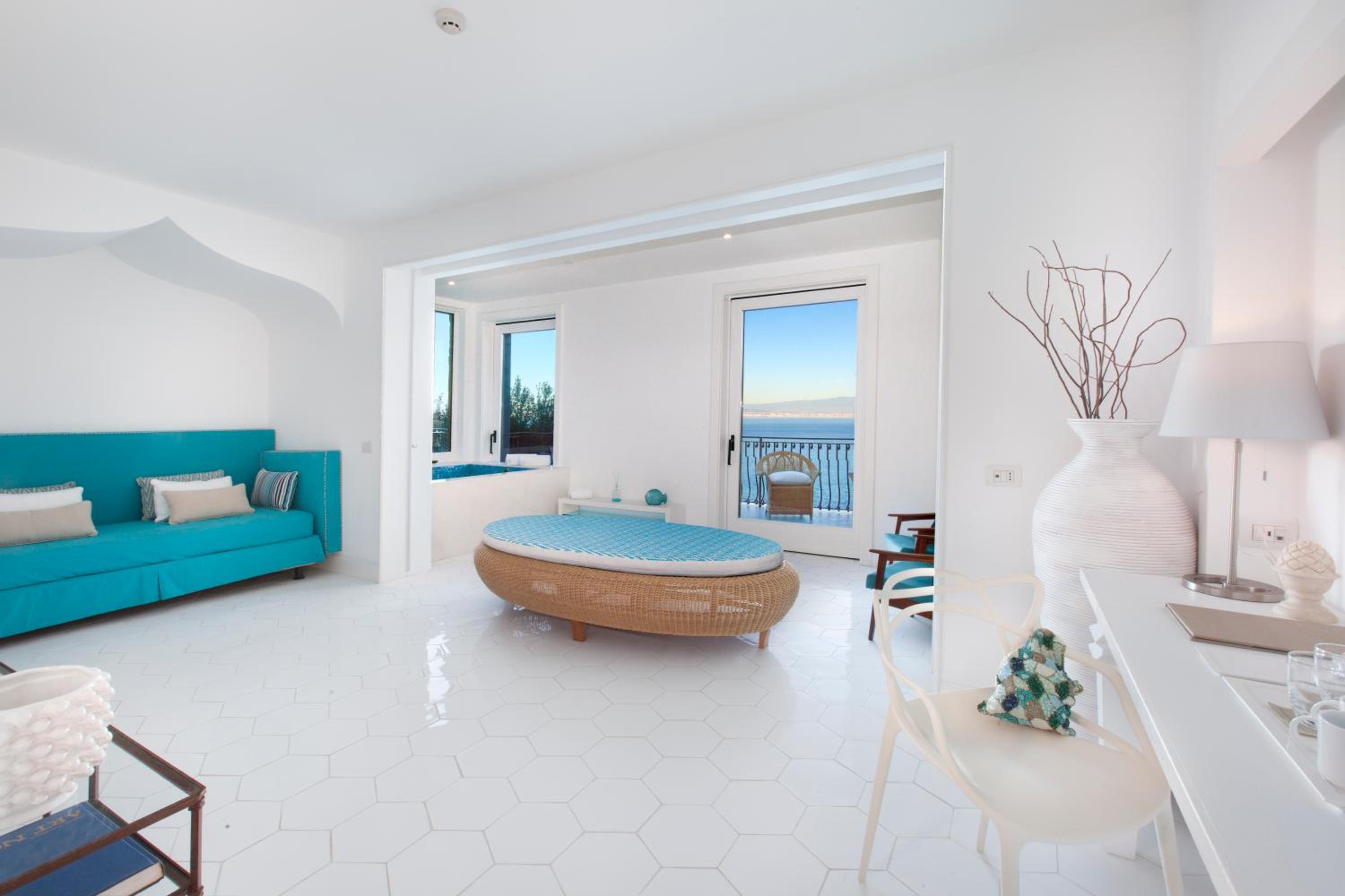 King Suite with Spa Bath with Terrace and Sea View - Photo 12