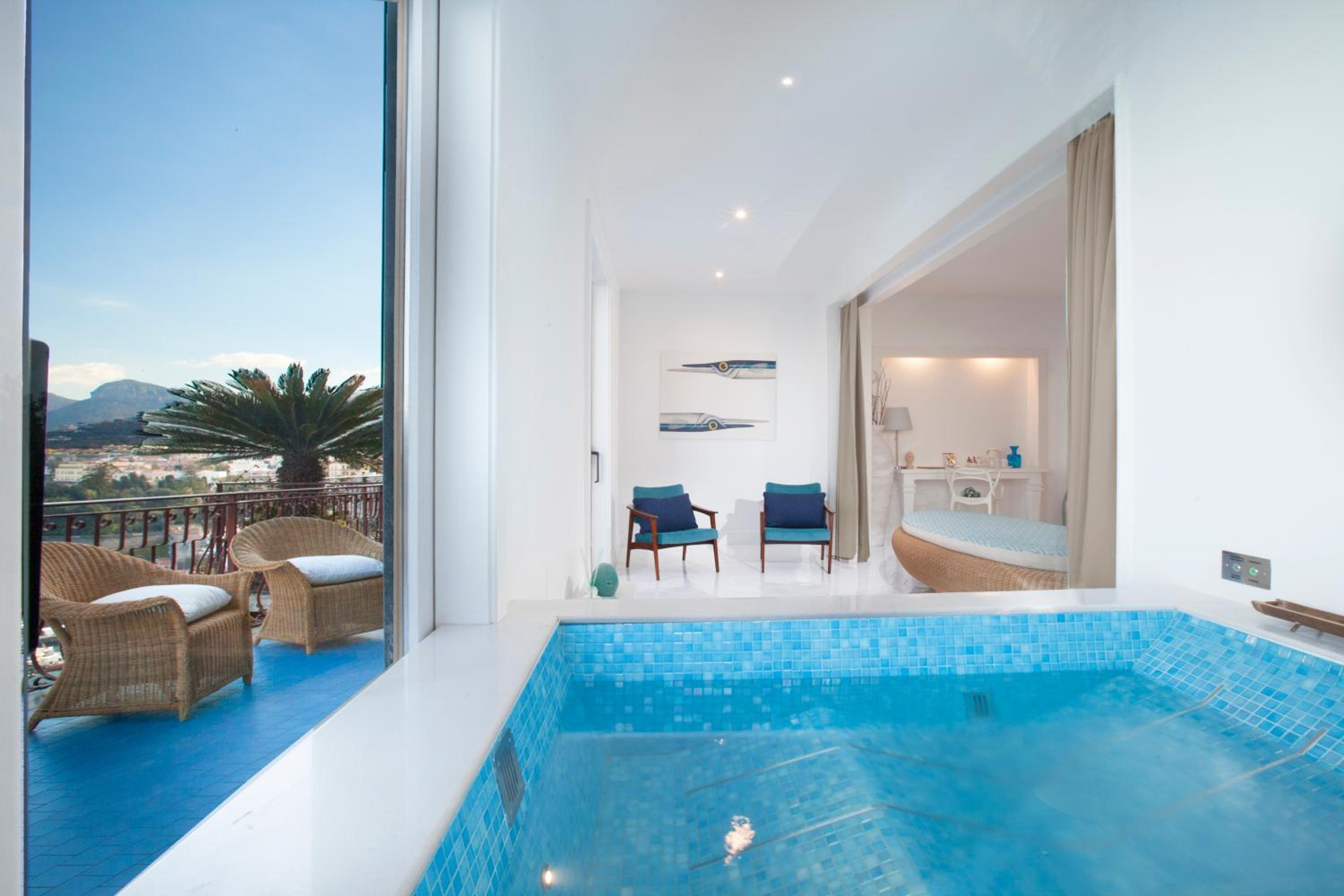 King Suite with Spa Bath with Terrace and Sea View - Photo 13