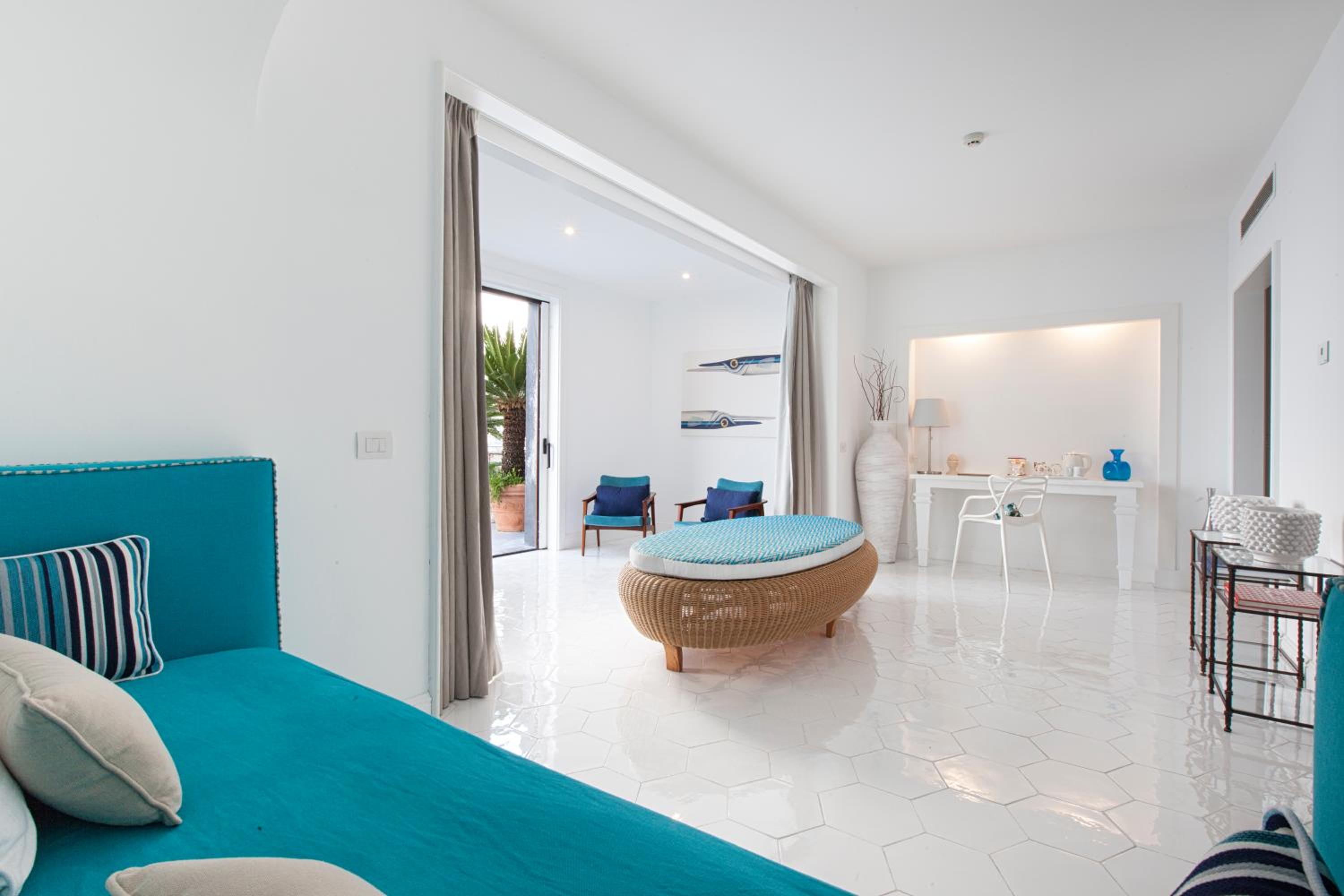 King Suite with Spa Bath with Terrace and Sea View - Photo 2