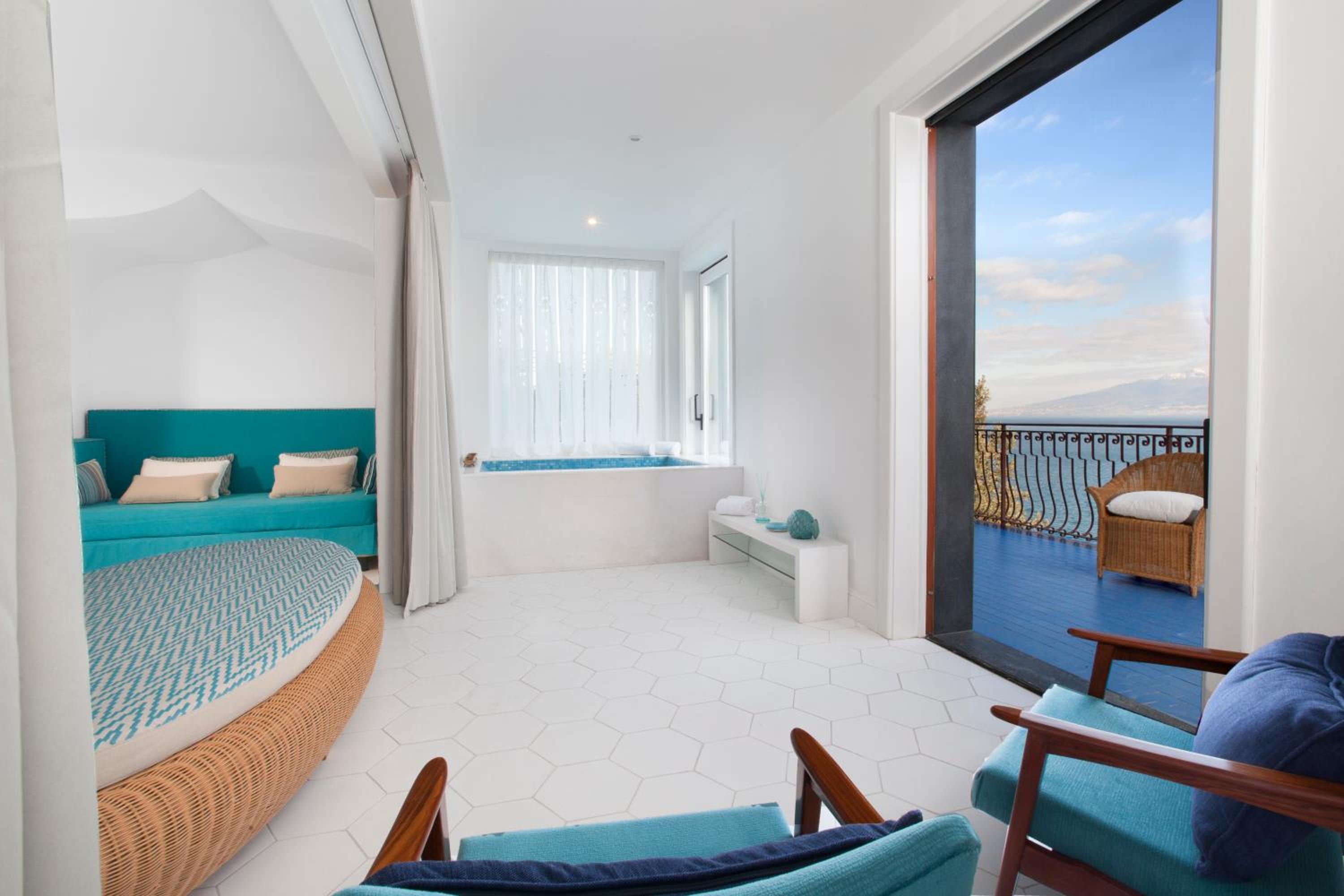 King Suite with Spa Bath with Terrace and Sea View - Photo 17