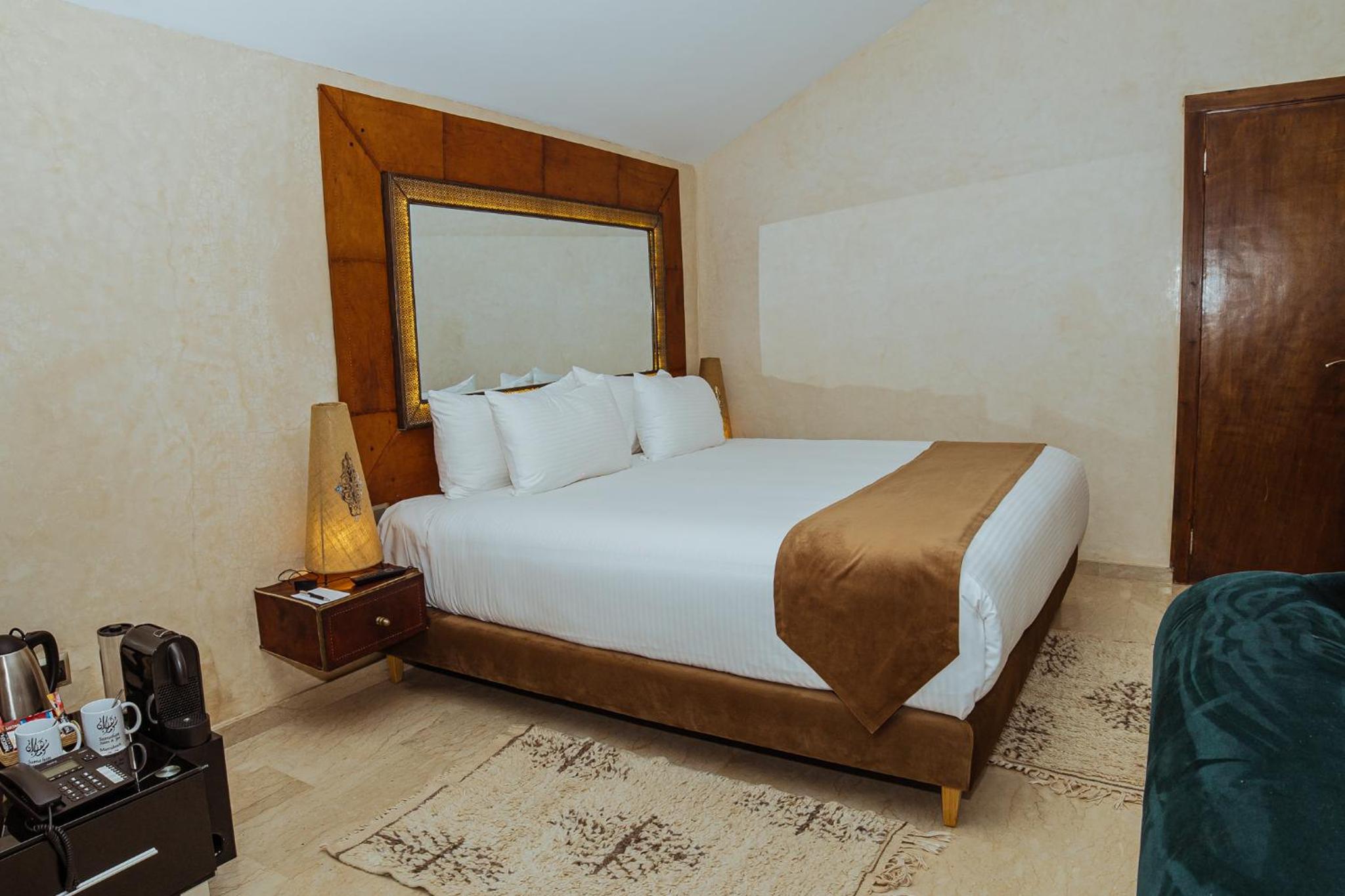 Suite with Private Pool - Photo 3