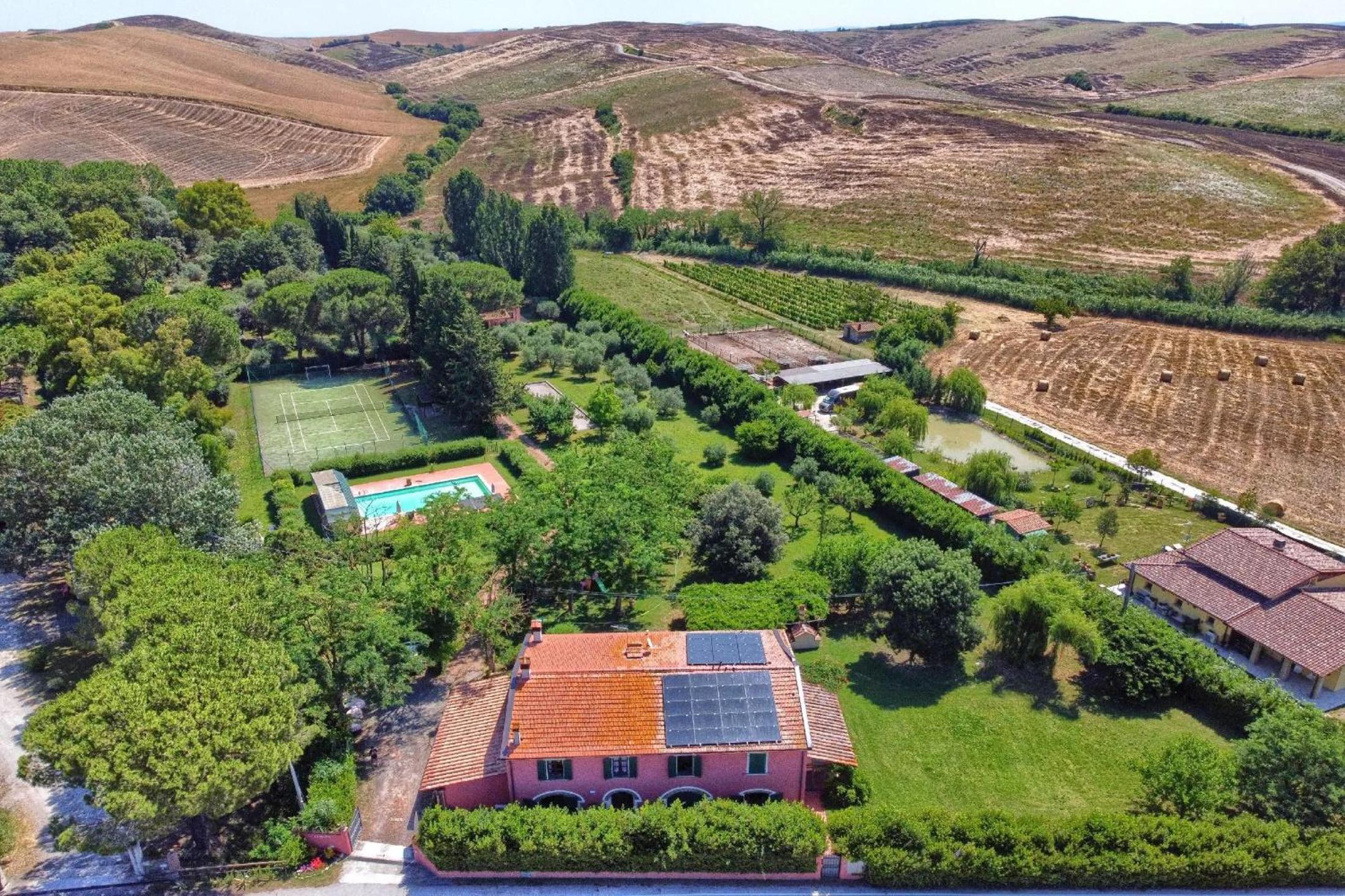 Villa photo 3