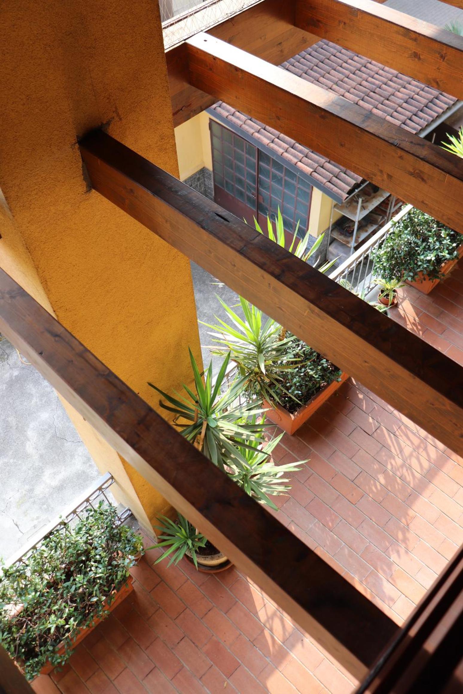 Studio Apartment with Balcony photo 2