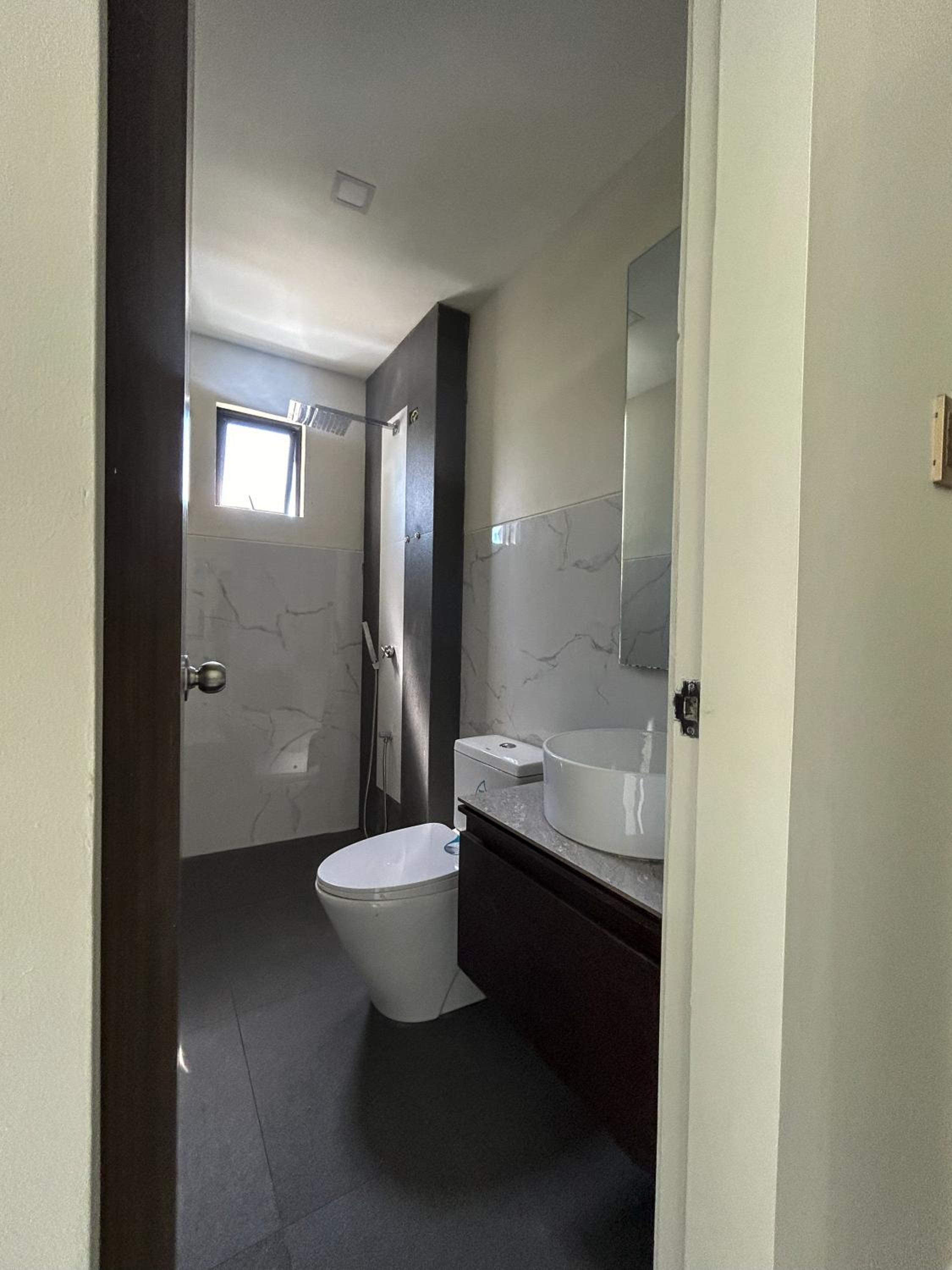 Family Room with Private Bathroom photo 2
