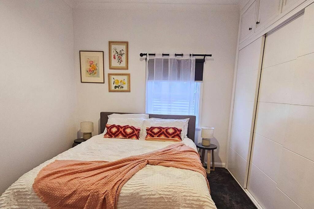 Three-Bedroom House photo 1