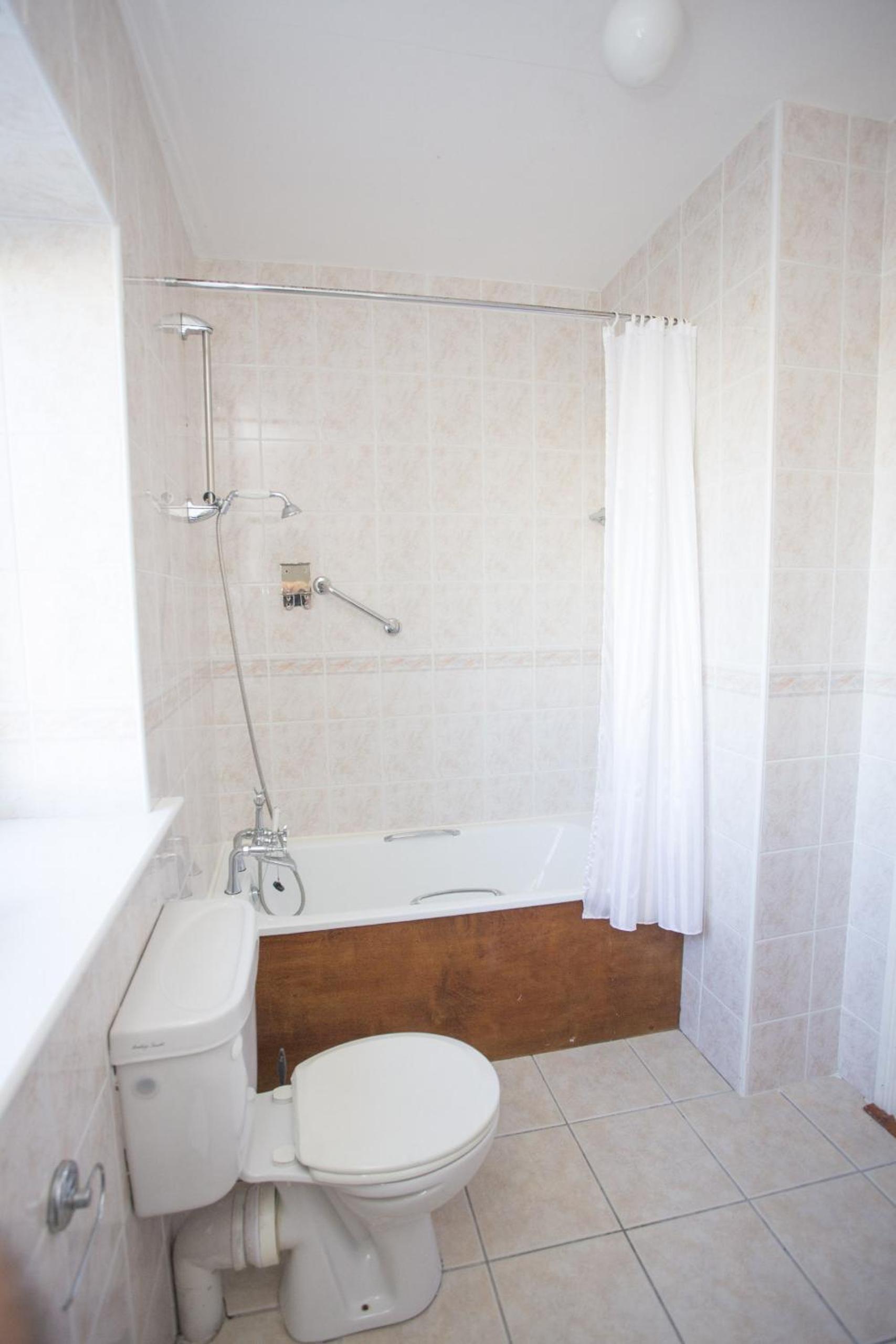 Two-Bedroom House photo 3