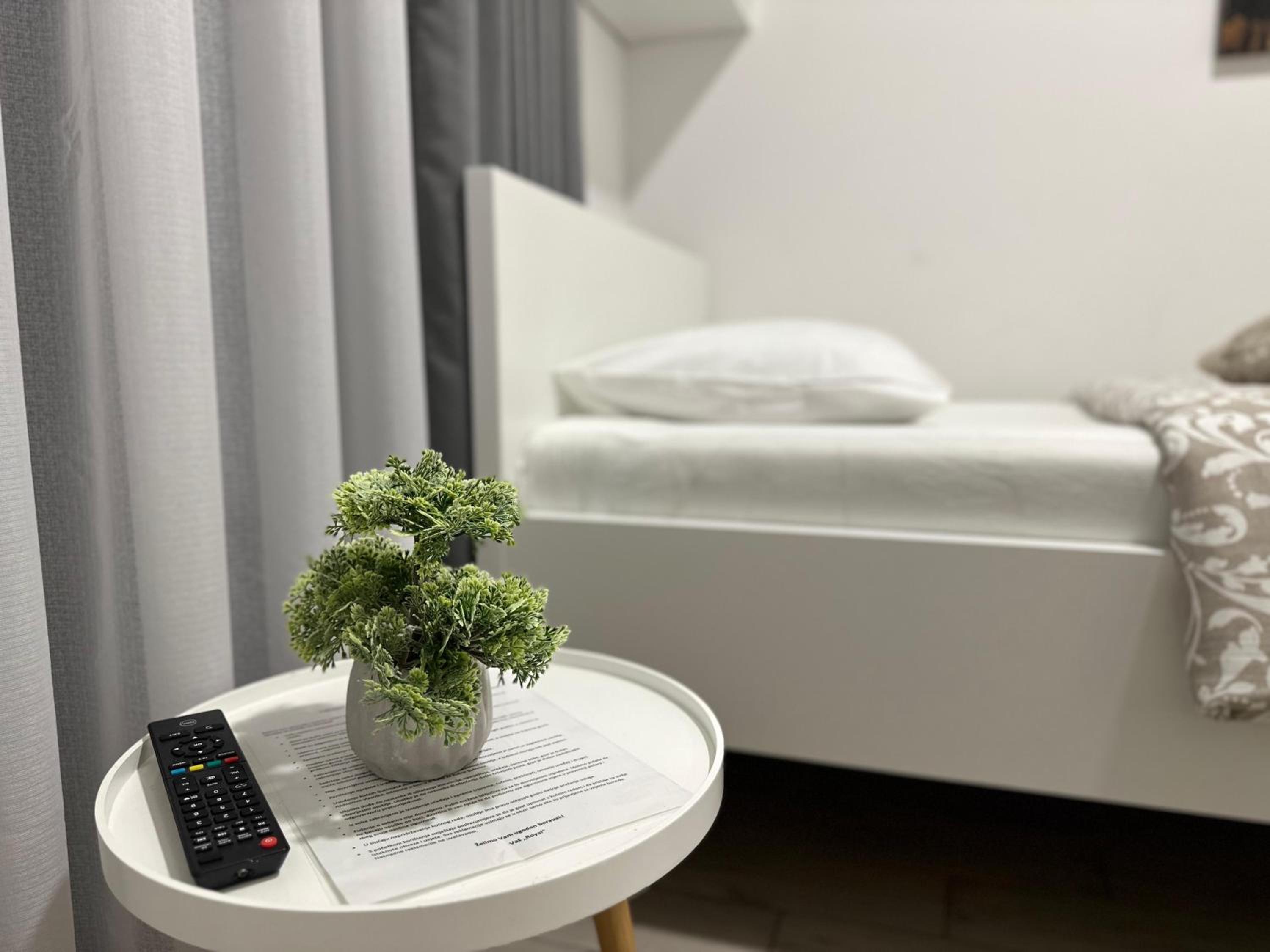 Standard Twin Room - Photo 4
