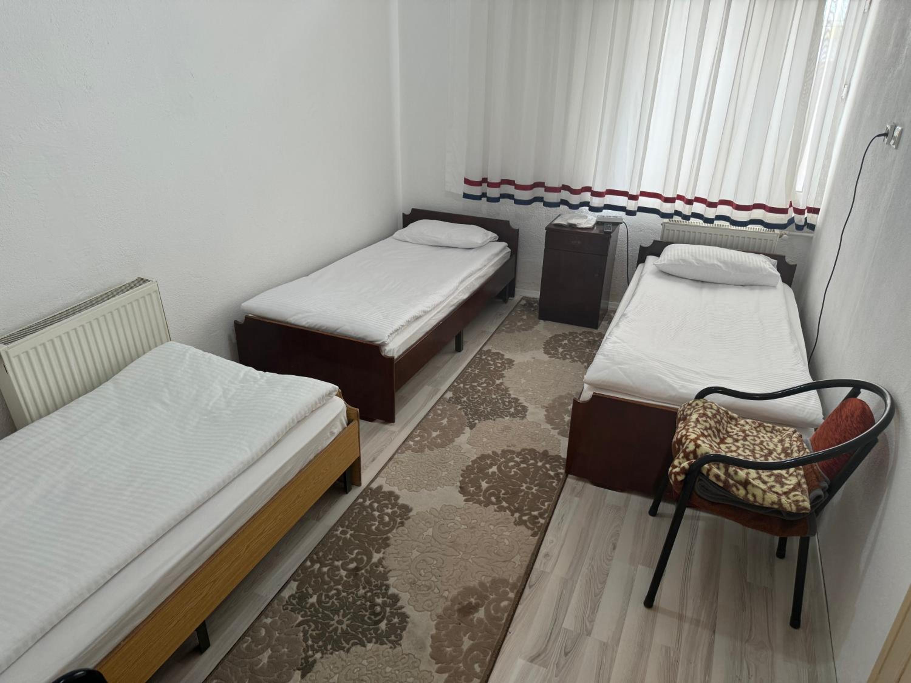 Family Room - Photo 12