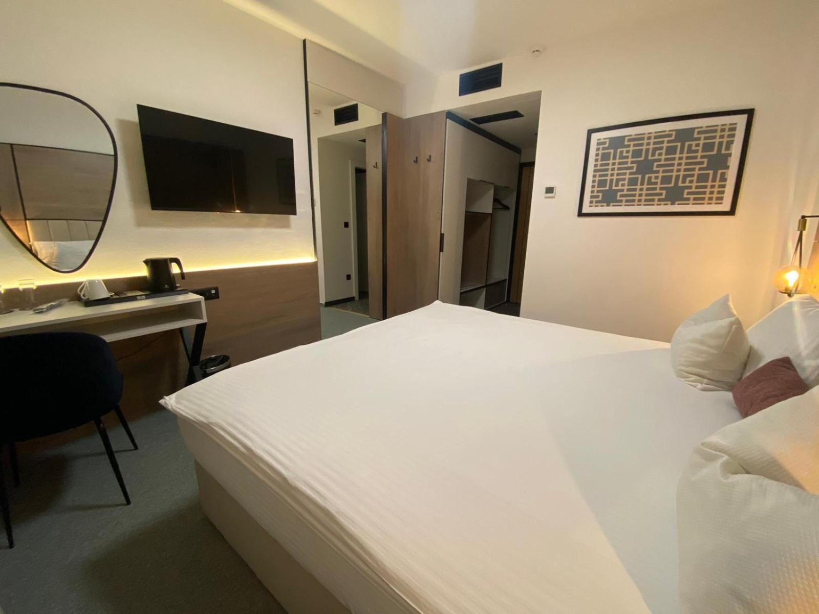 Superior Double Room - Photo 2