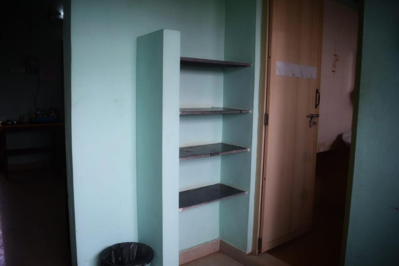 Standard Double Room - Photo 12