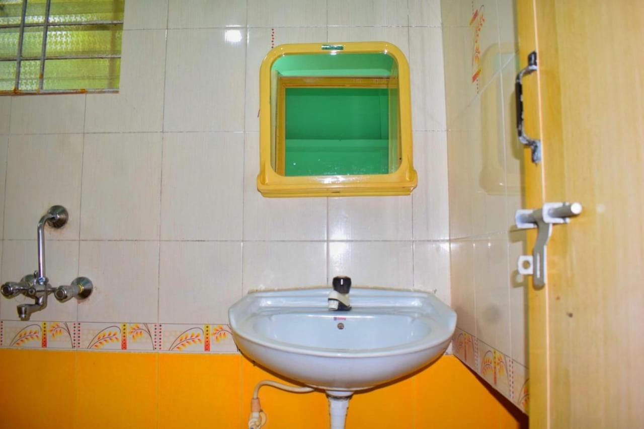 Standard Double Room - Photo 6