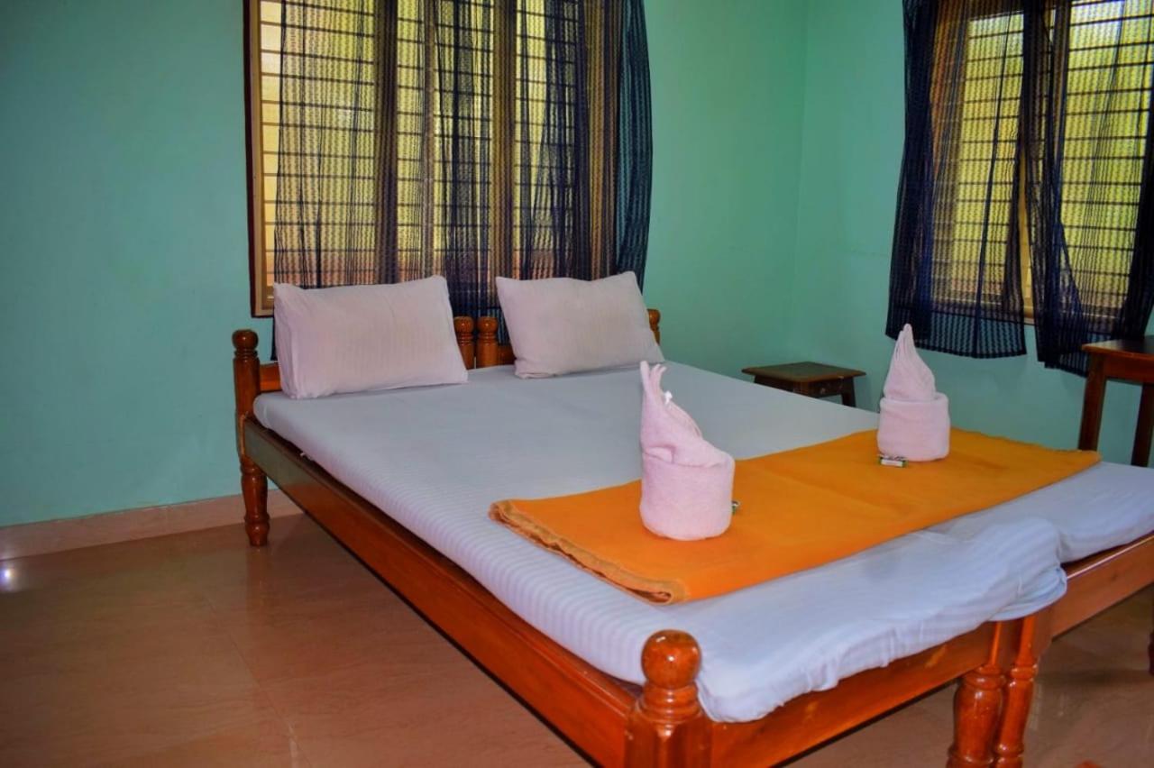 Standard Double Room - Photo 8