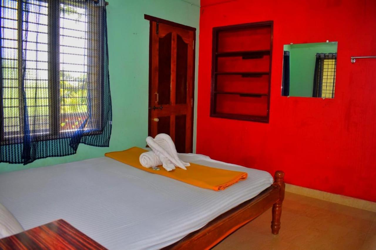 Standard Double Room - Photo 13
