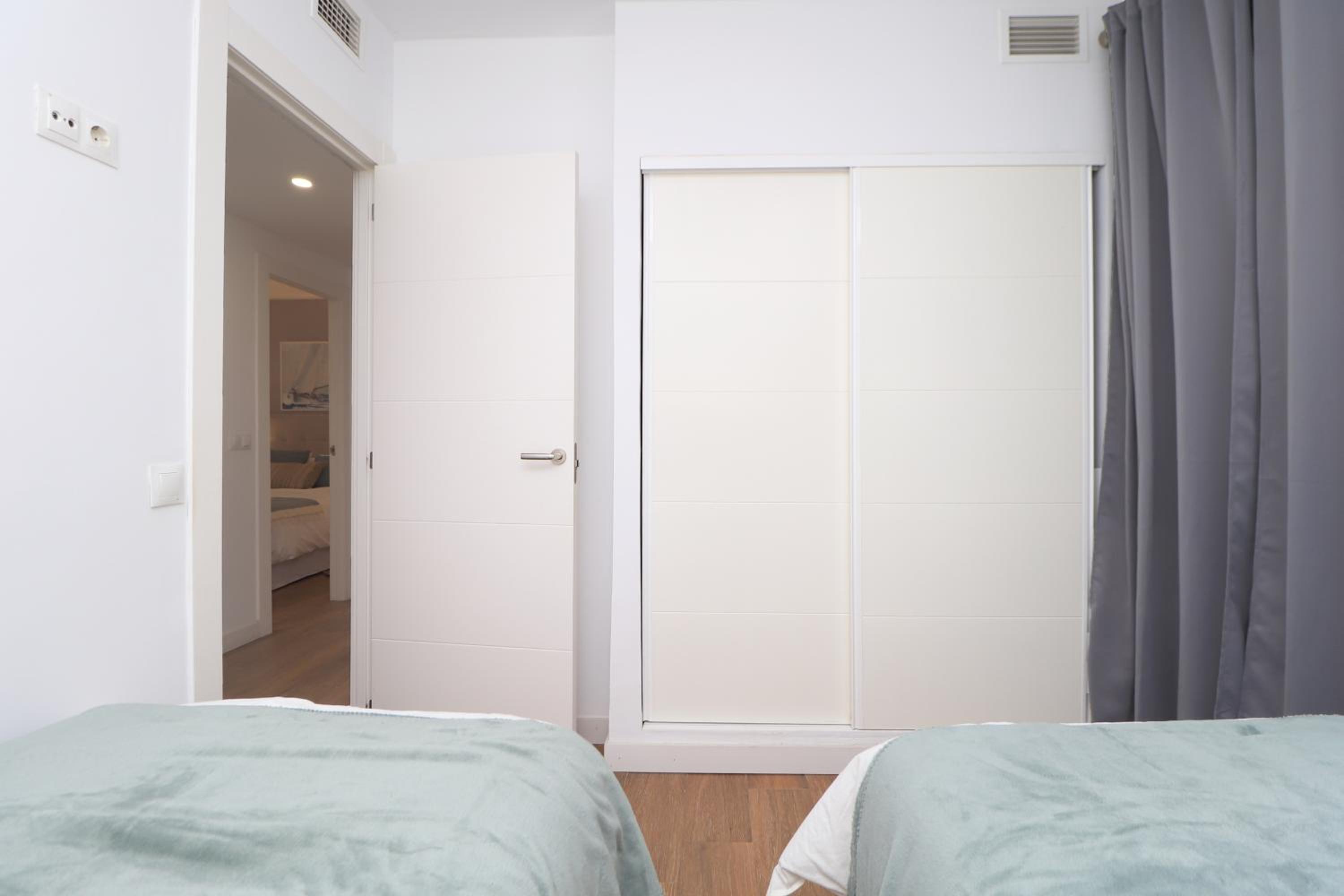 Apartamento de tres habitaciones con vista al mar