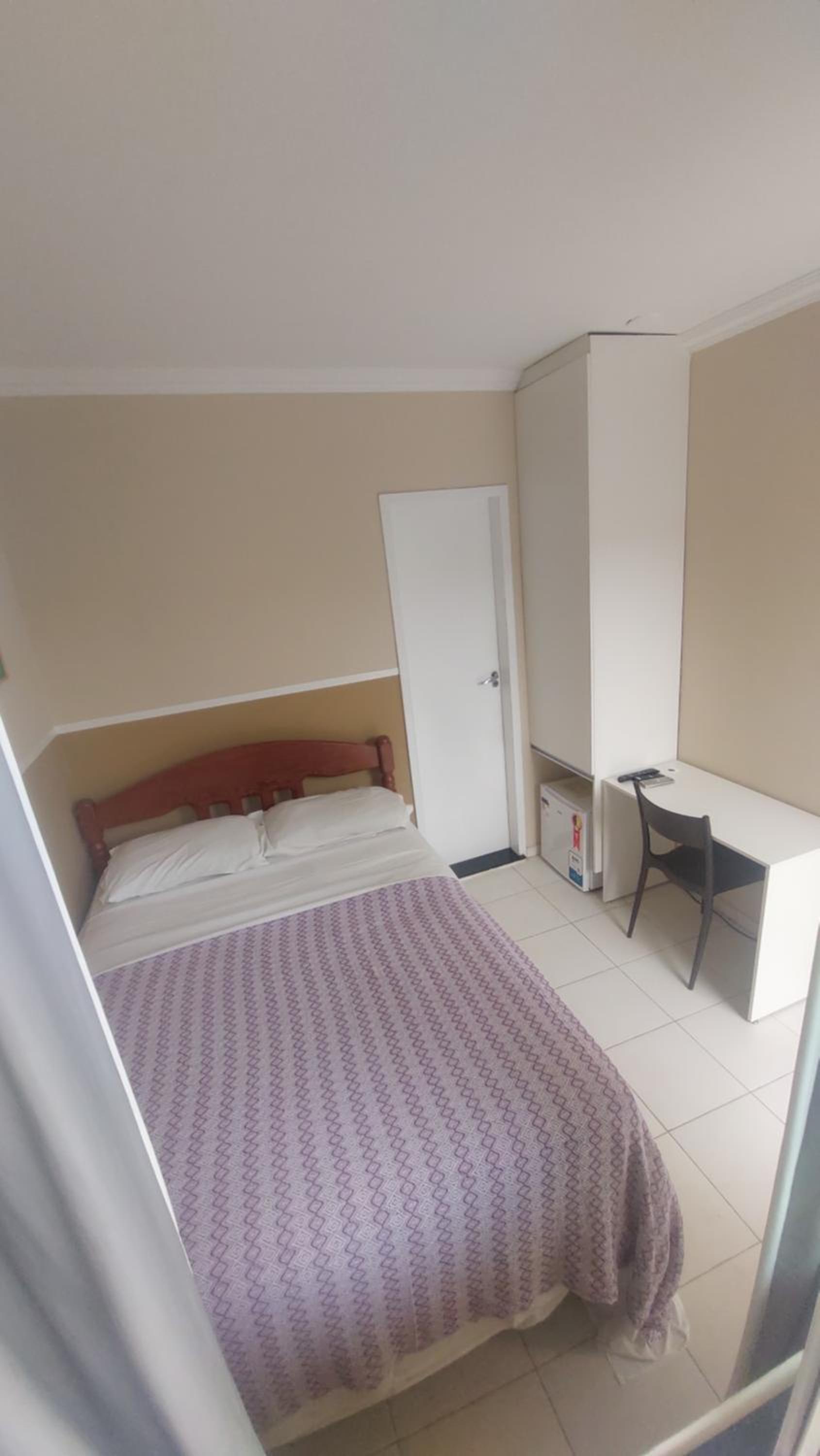 Small Single Room photo 3