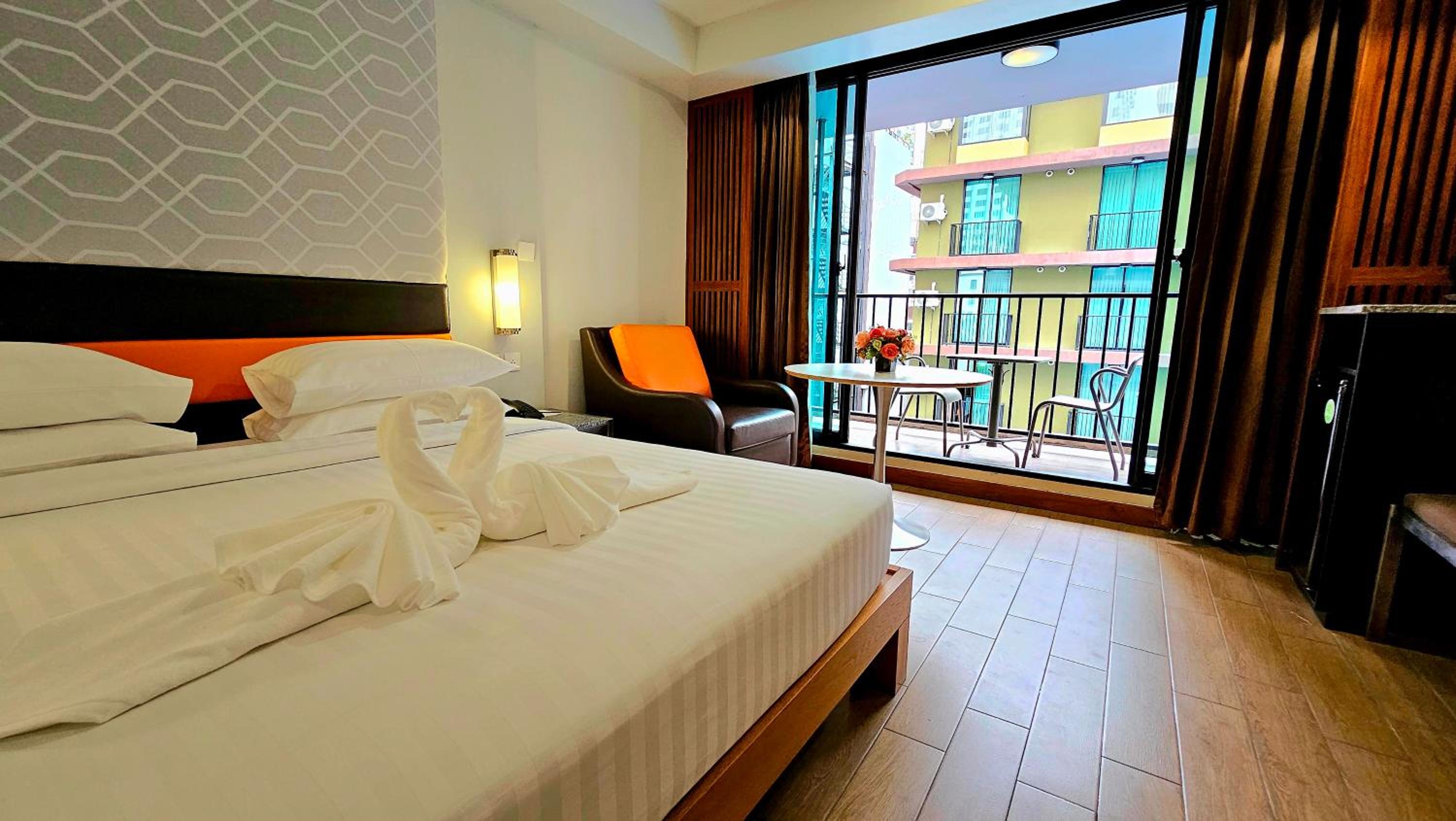 Deluxe Double Room with Balcony photo 3