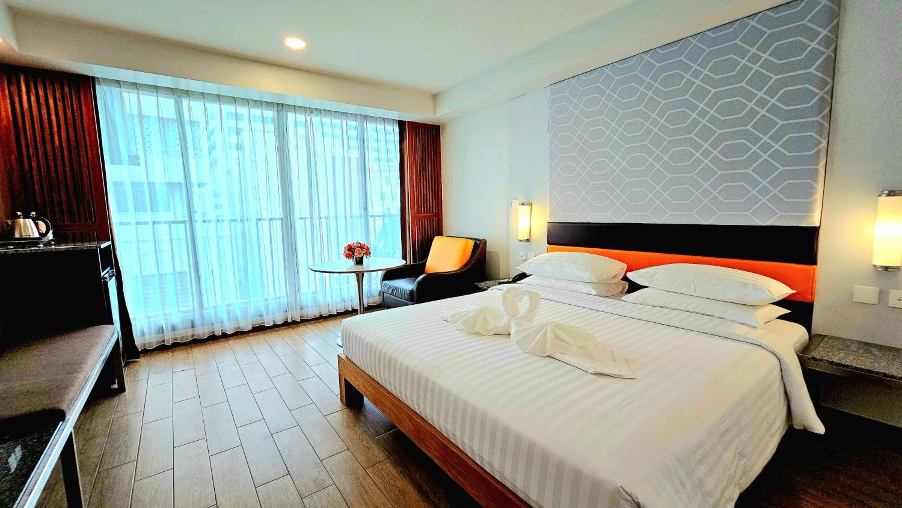Deluxe King Room photo 3