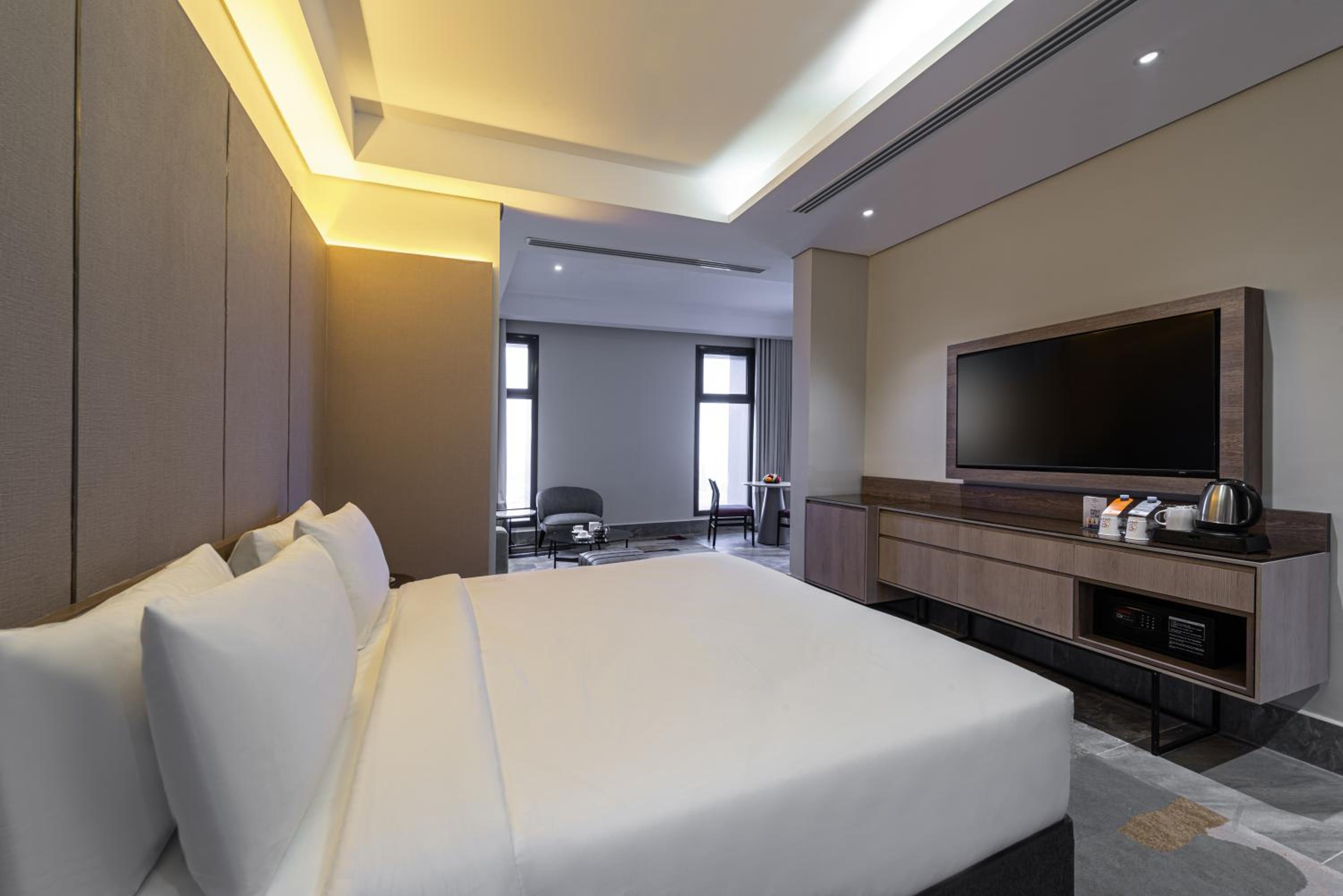 King Suite - Photo 2