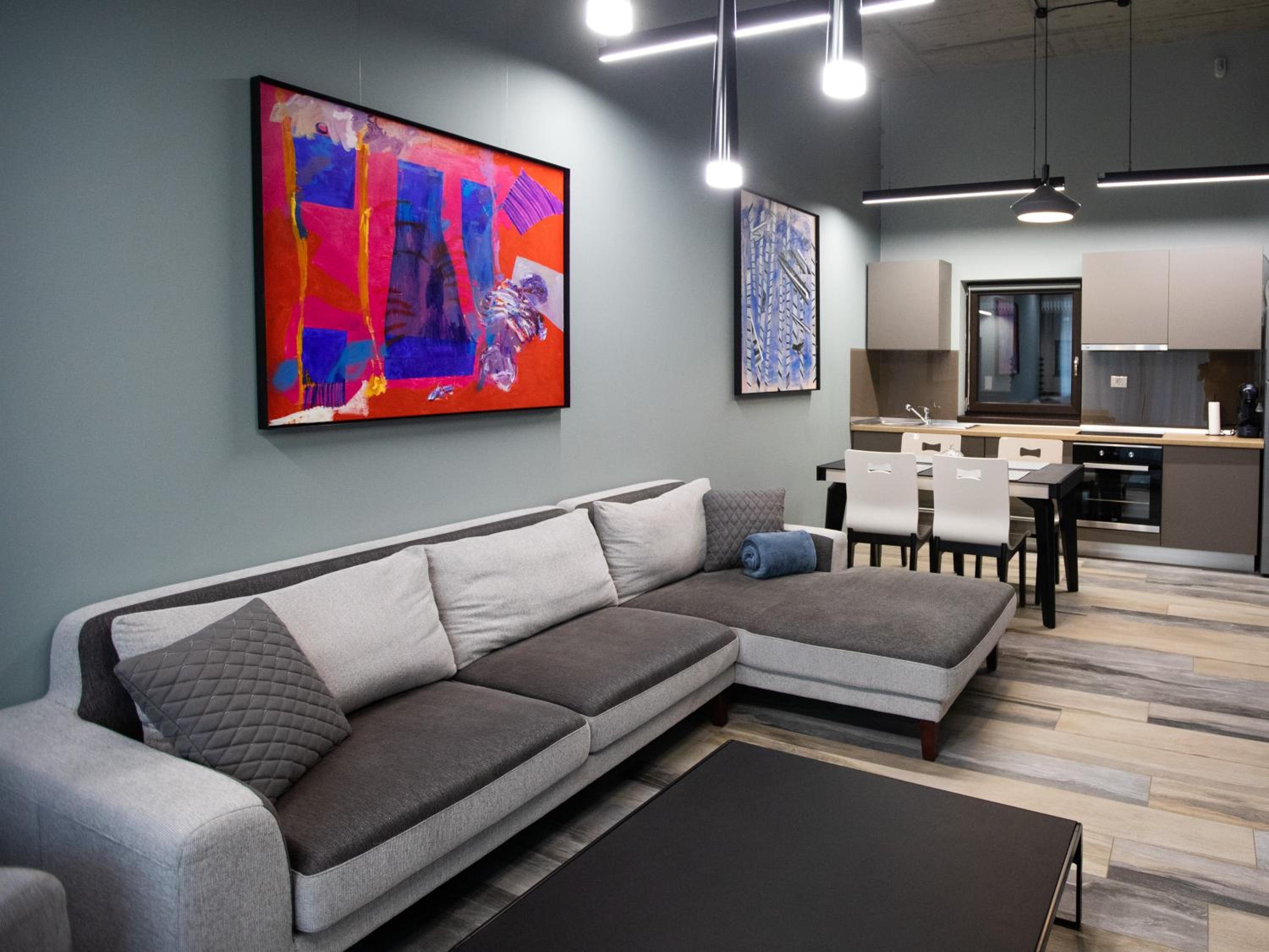 One-Bedroom Apartment