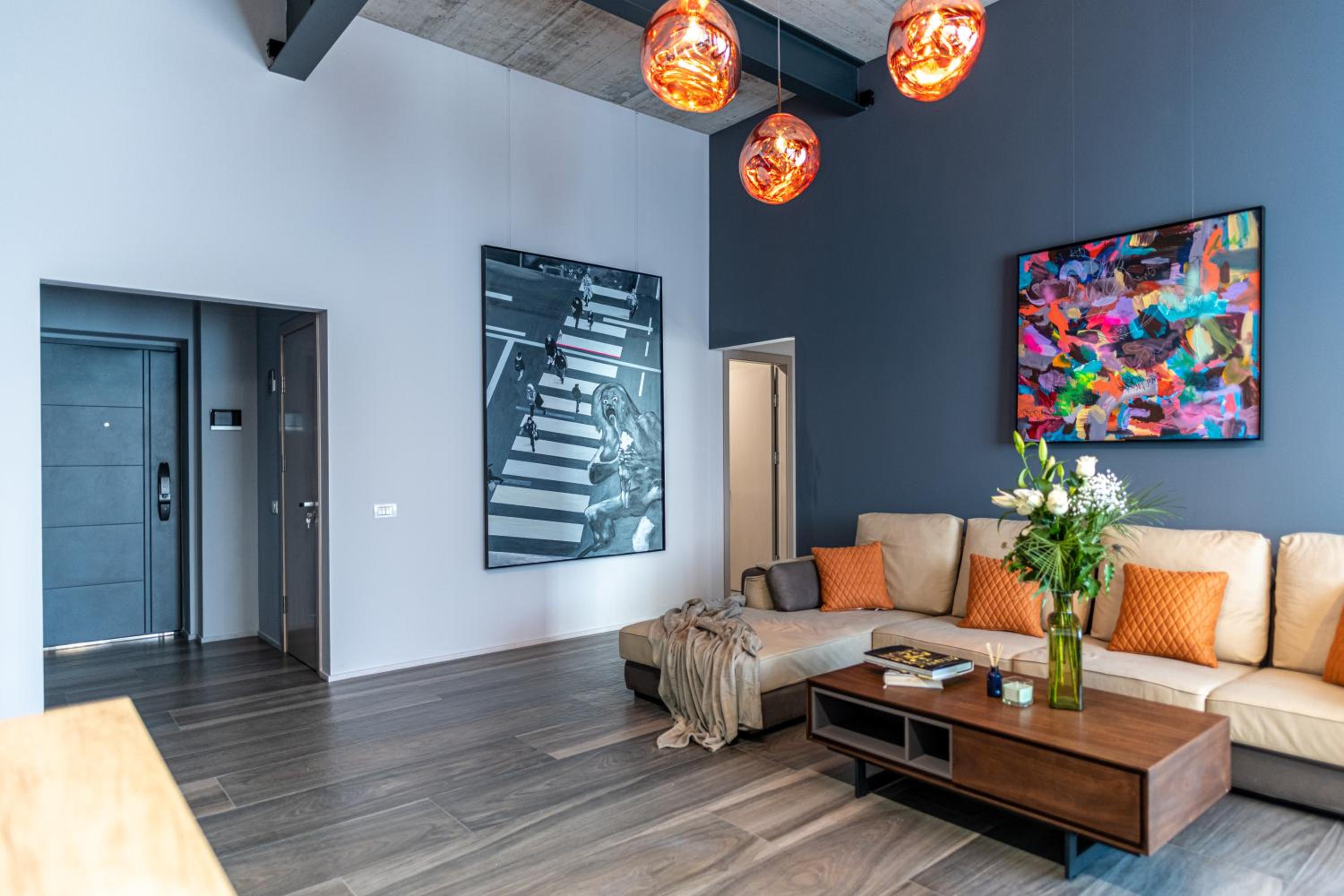 Two-Bedroom Loft Apartment - Photo 4
