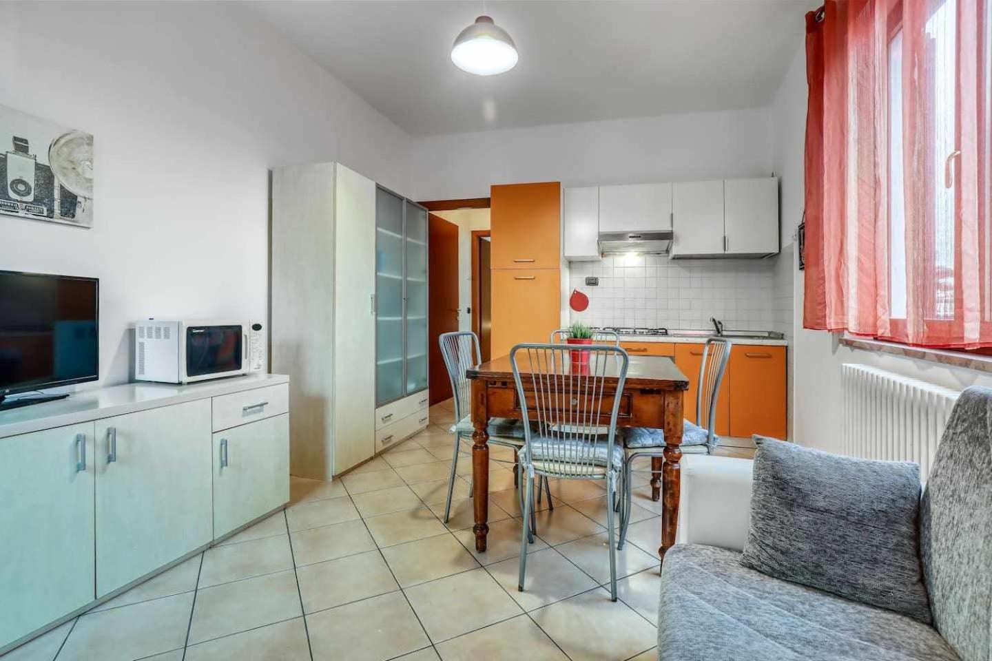 One-Bedroom House photo 2