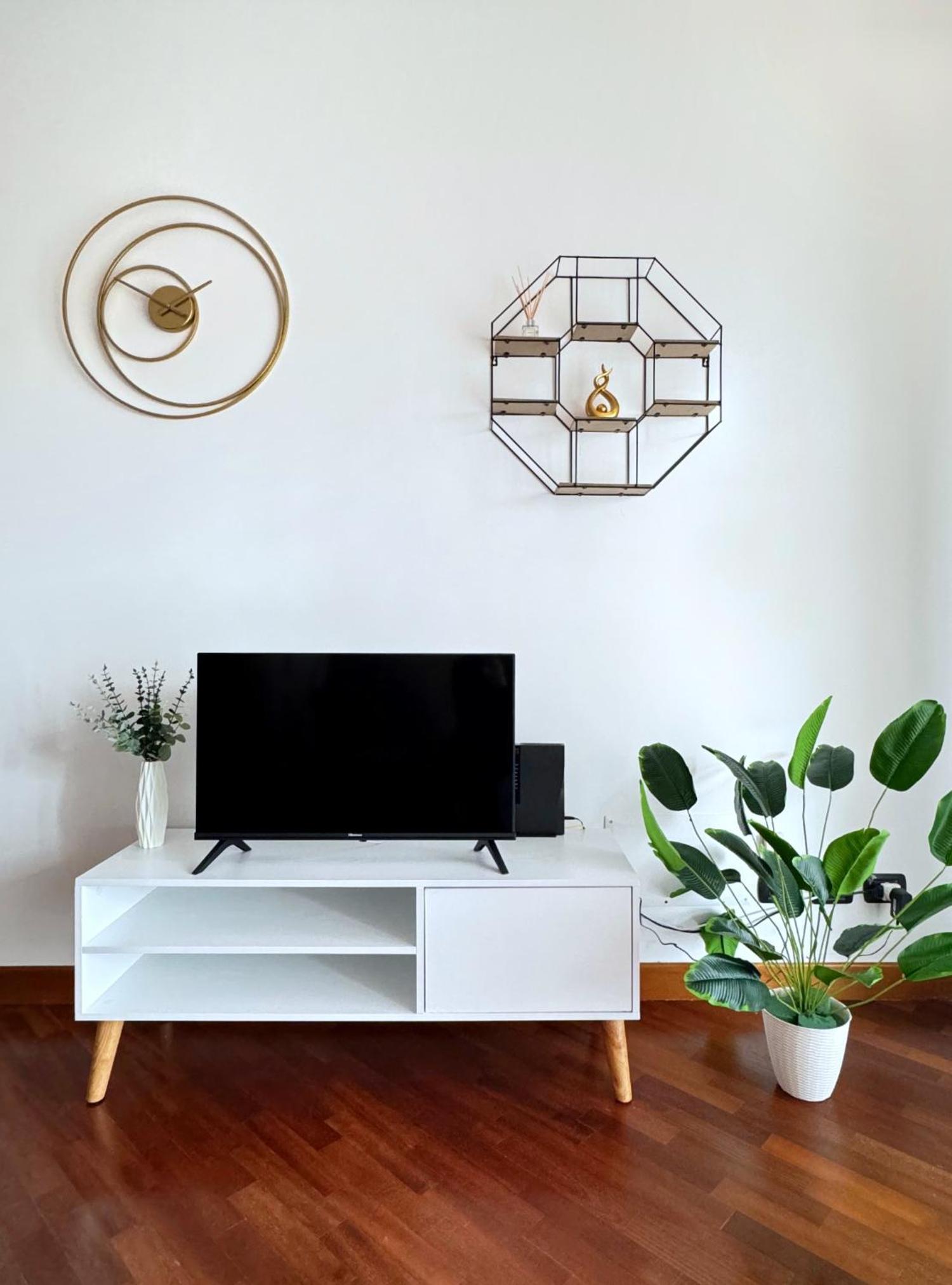 One-Bedroom Apartment photo 2
