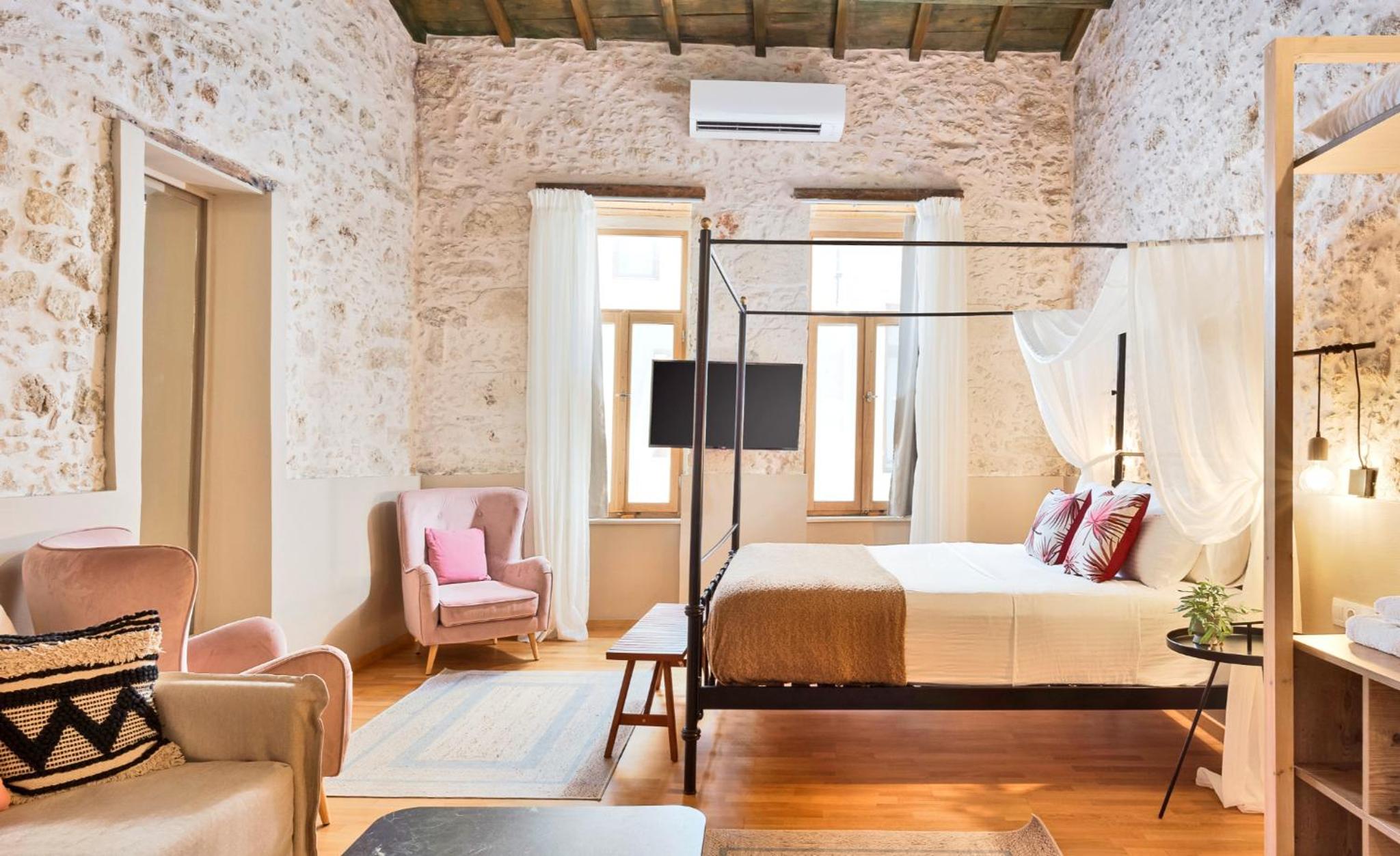 Two-Bedroom Suite thumbnail 6