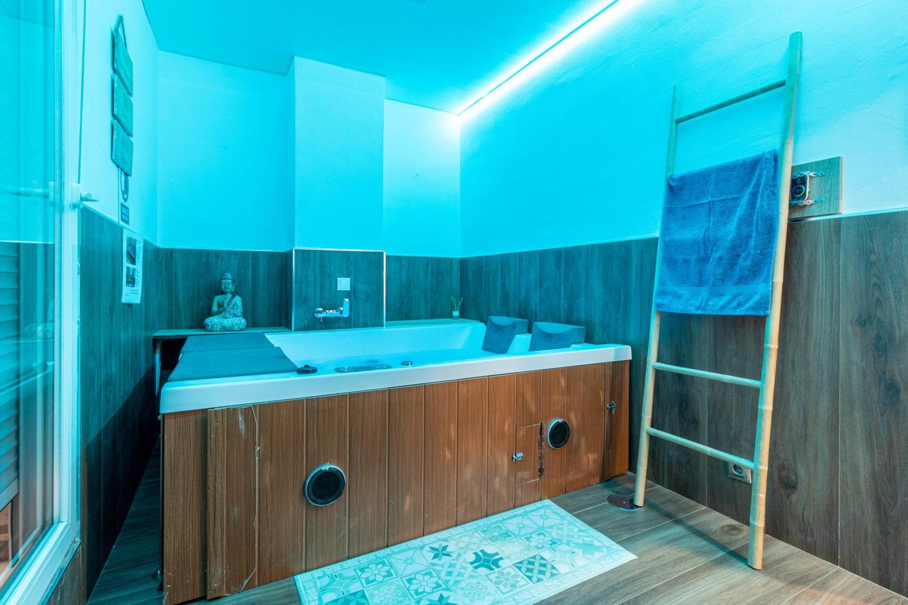 Two-Bedroom Apartment - Photo 12