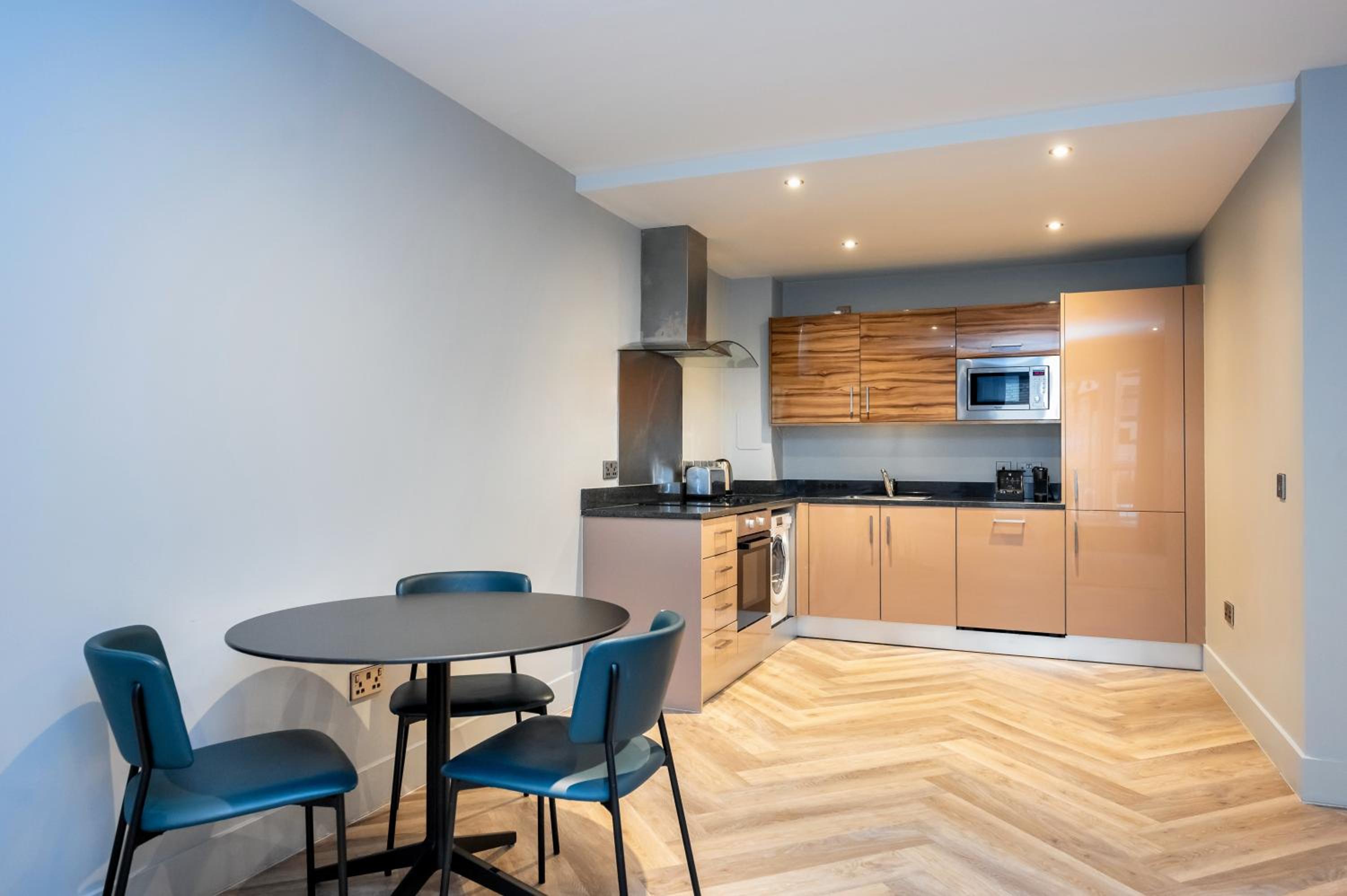 One-Bedroom Apartment (4 Adults) thumbnail 5