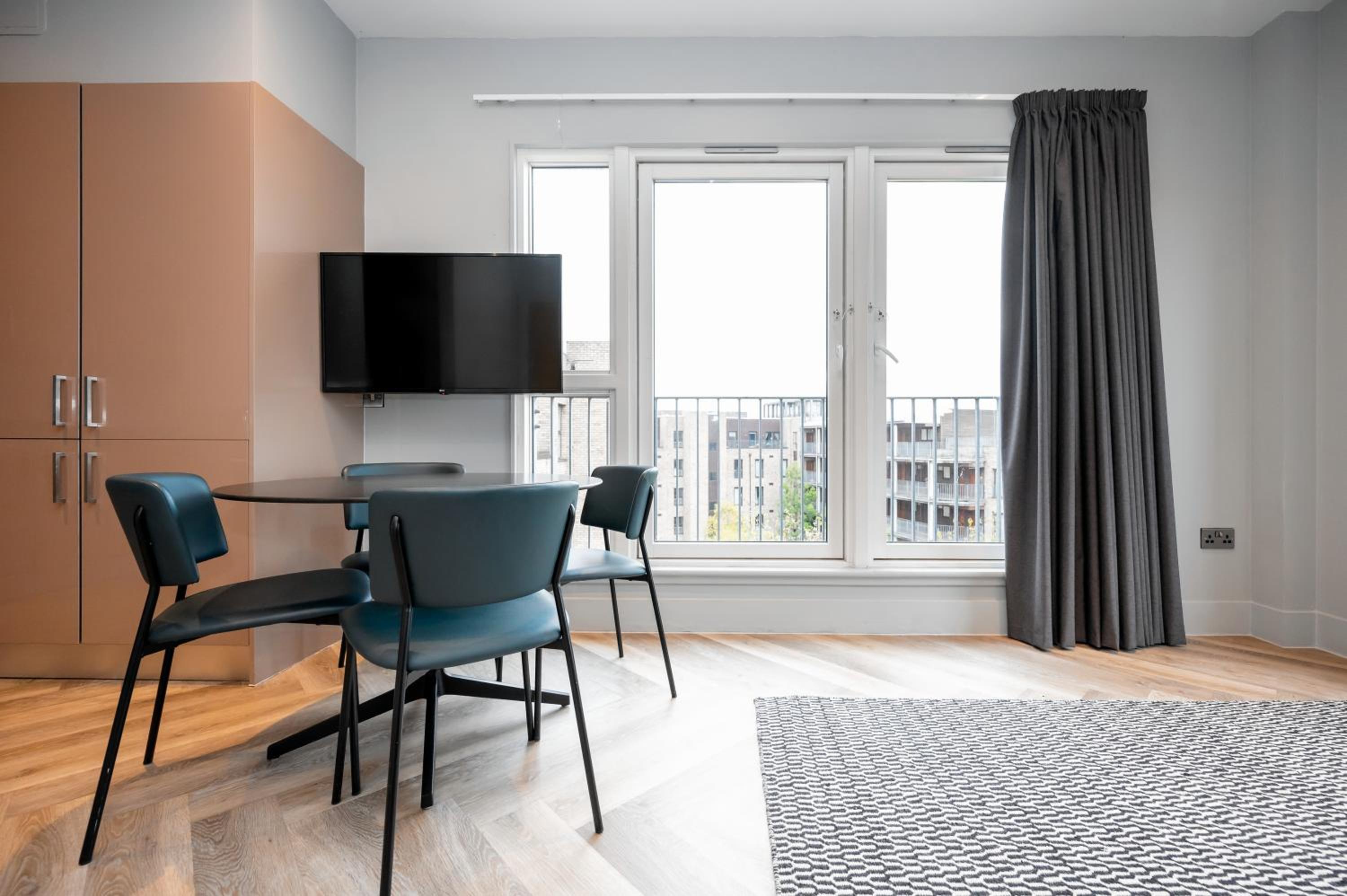 Two-Bedroom Apartment (6 Adults)