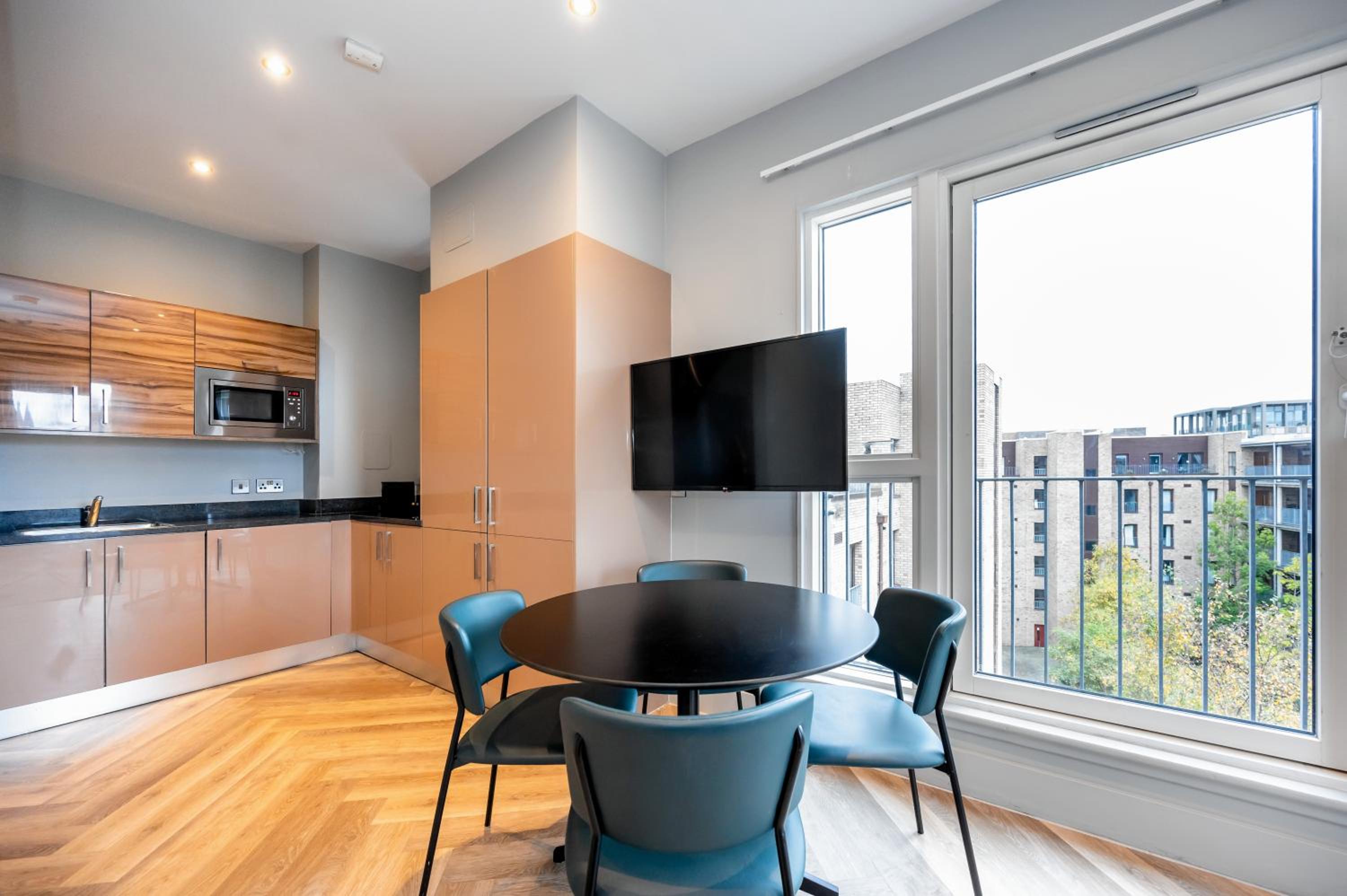 Two-Bedroom Apartment (6 Adults) thumbnail 5