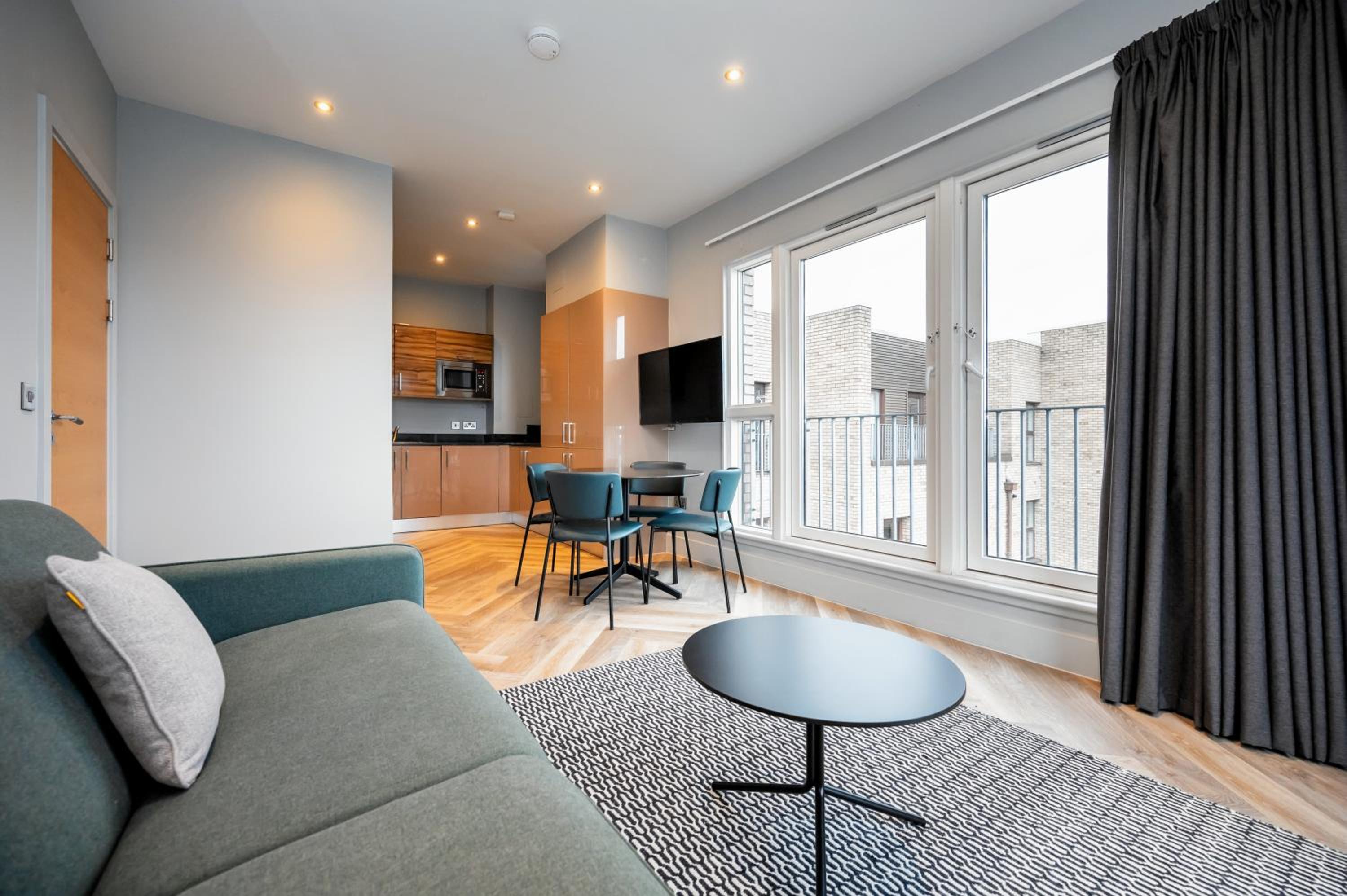 Two-Bedroom Apartment (6 Adults) thumbnail 6