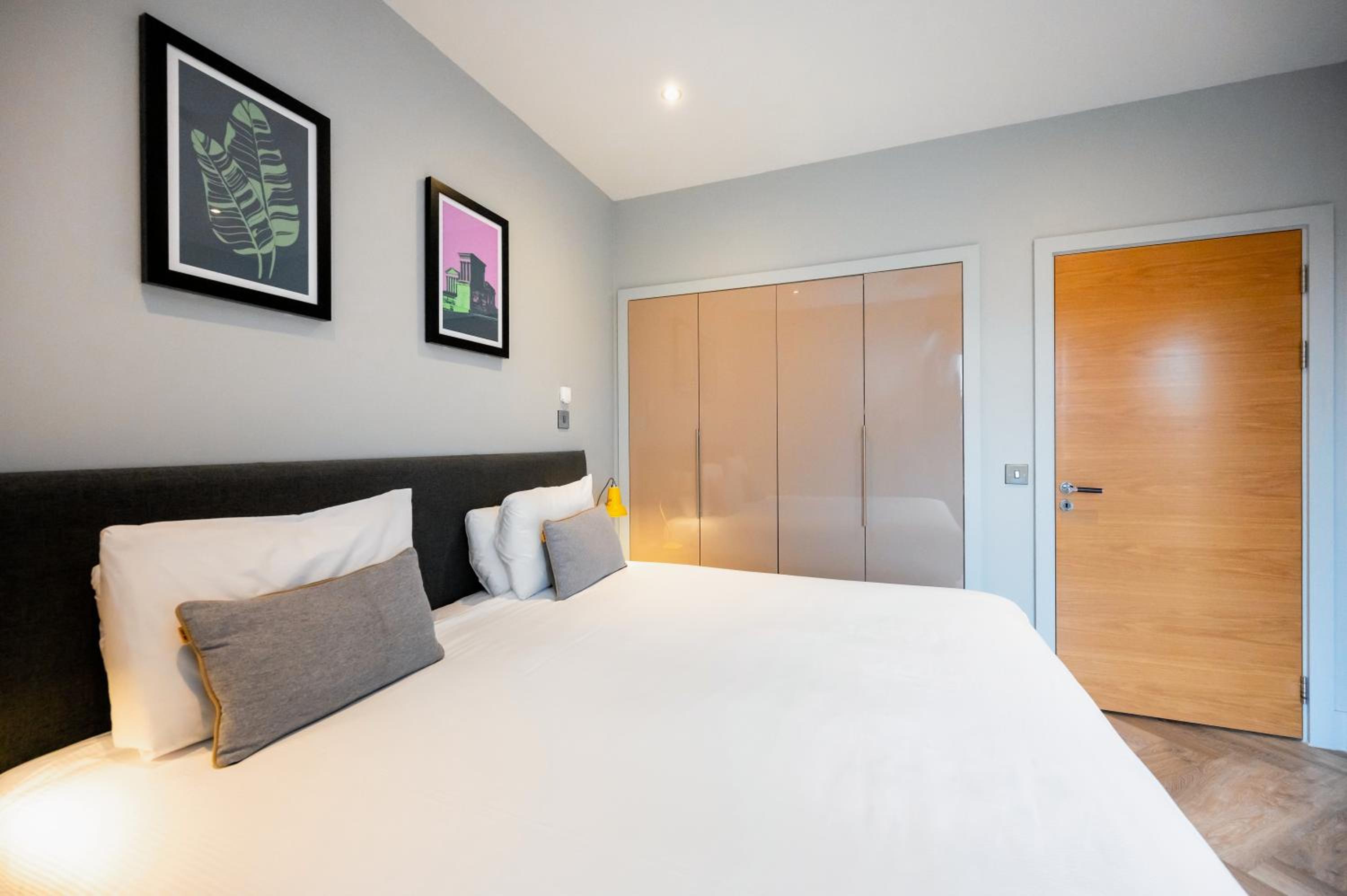 Two-Bedroom Apartment (6 Adults)