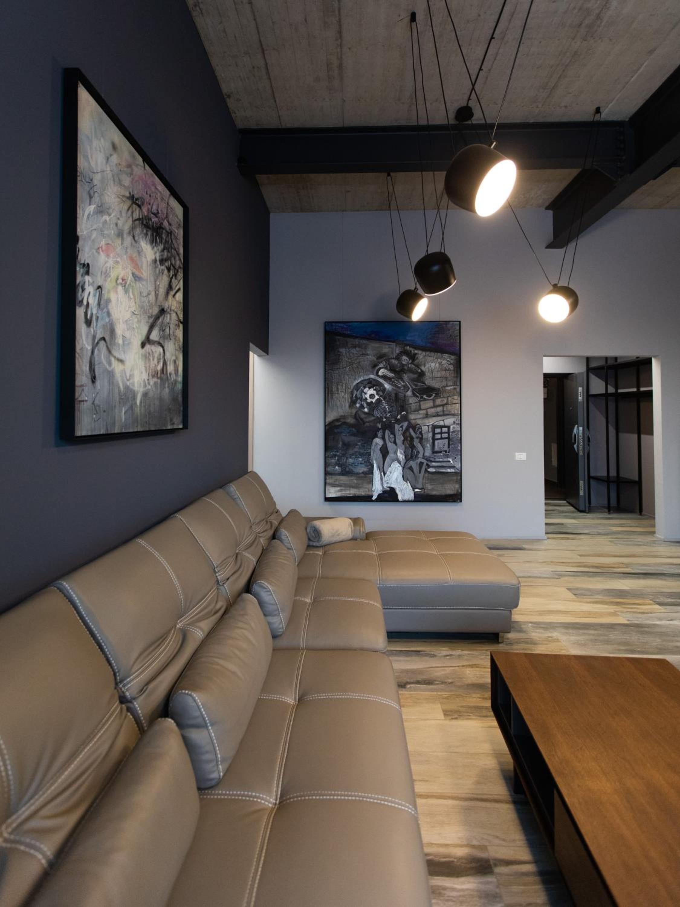 Two-Bedroom Loft Apartment - Photo 2
