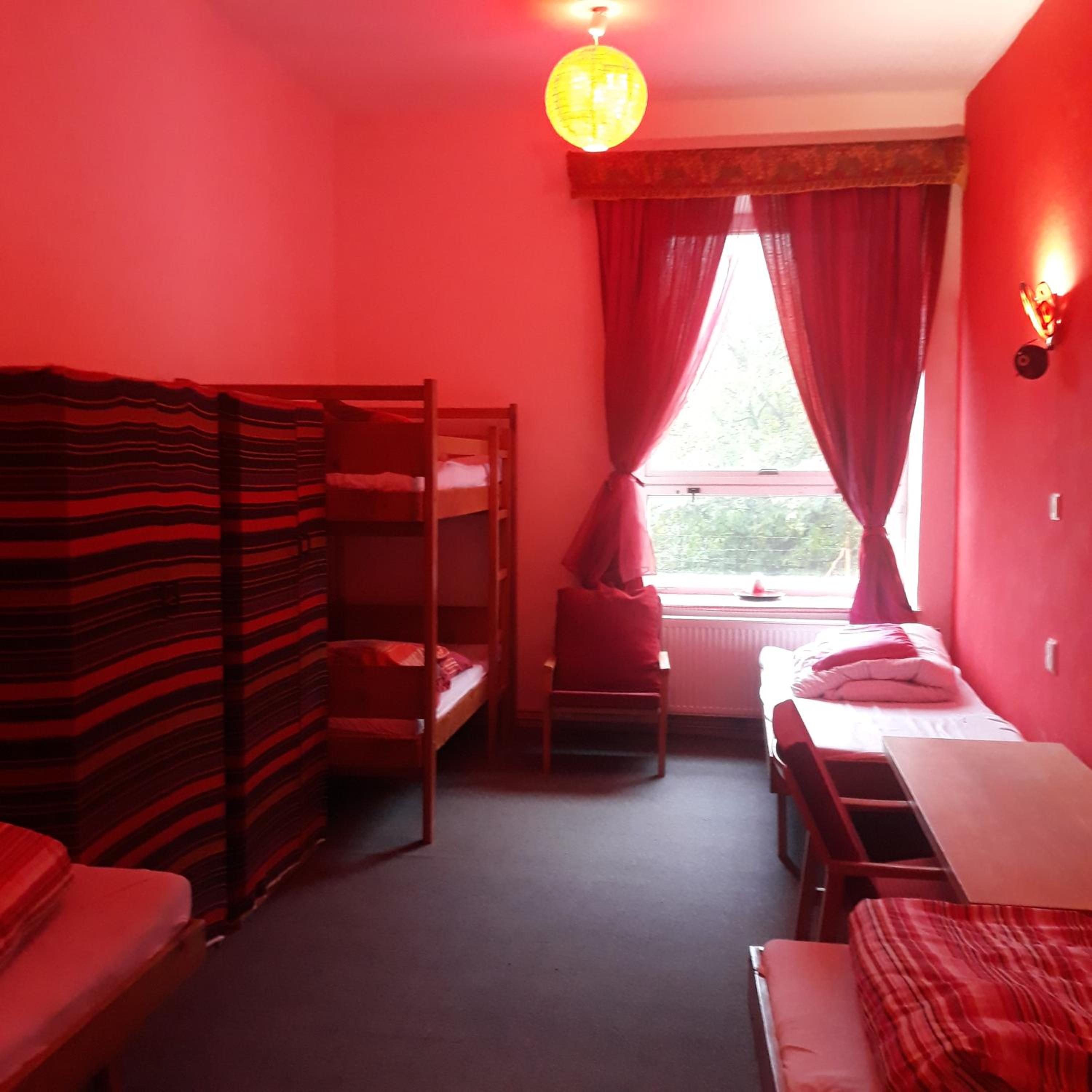 Bed in 6-Bed Mixed Dormitory Room photo 2