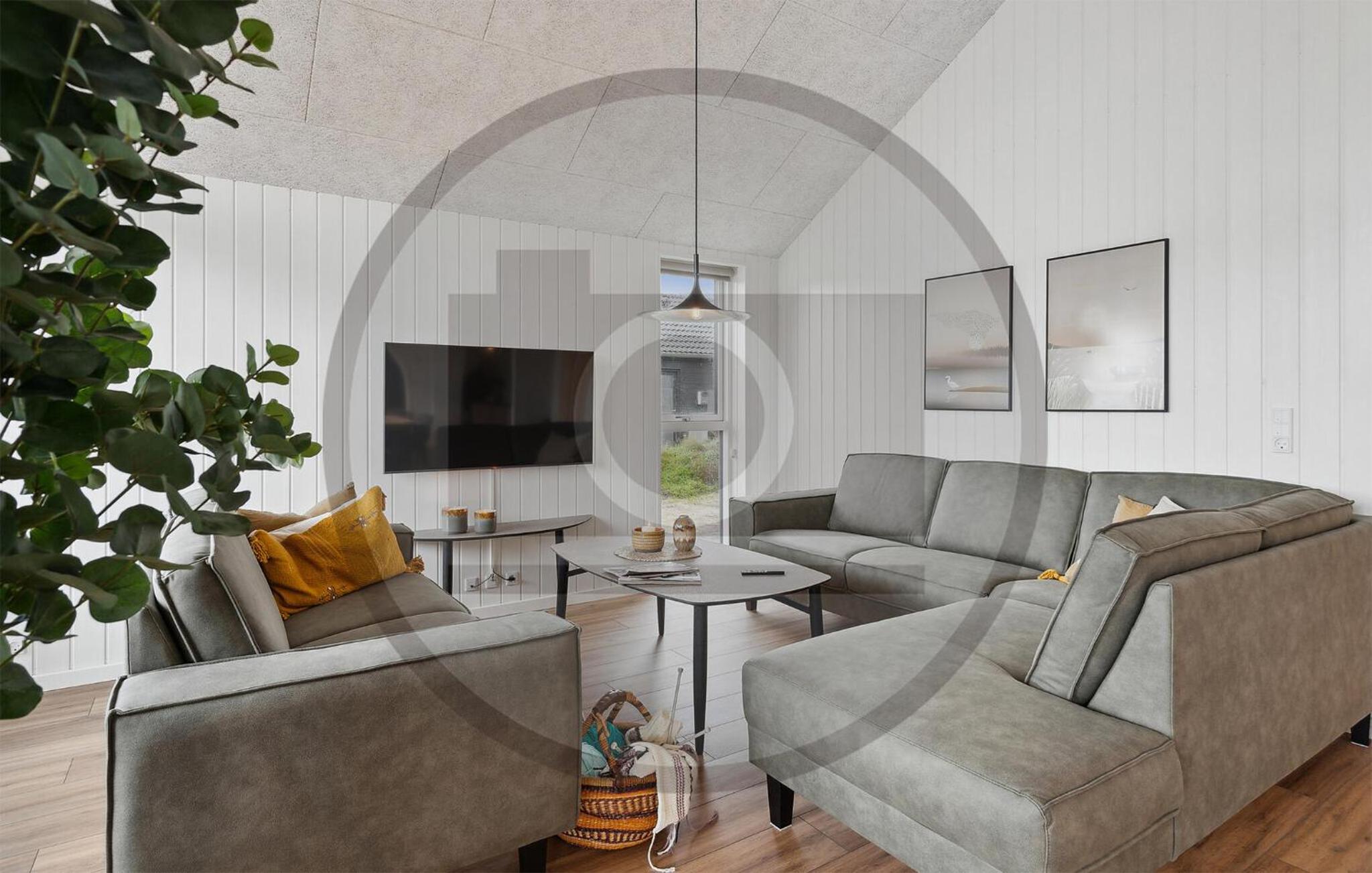 Seven-Bedroom Holiday Home photo 2