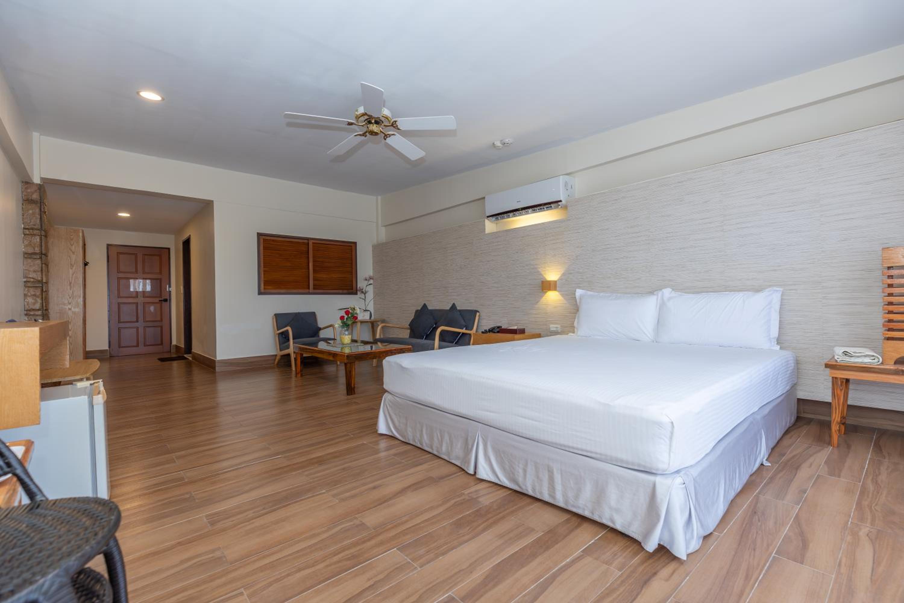 Deluxe Double Room with Sea View - Photo 1