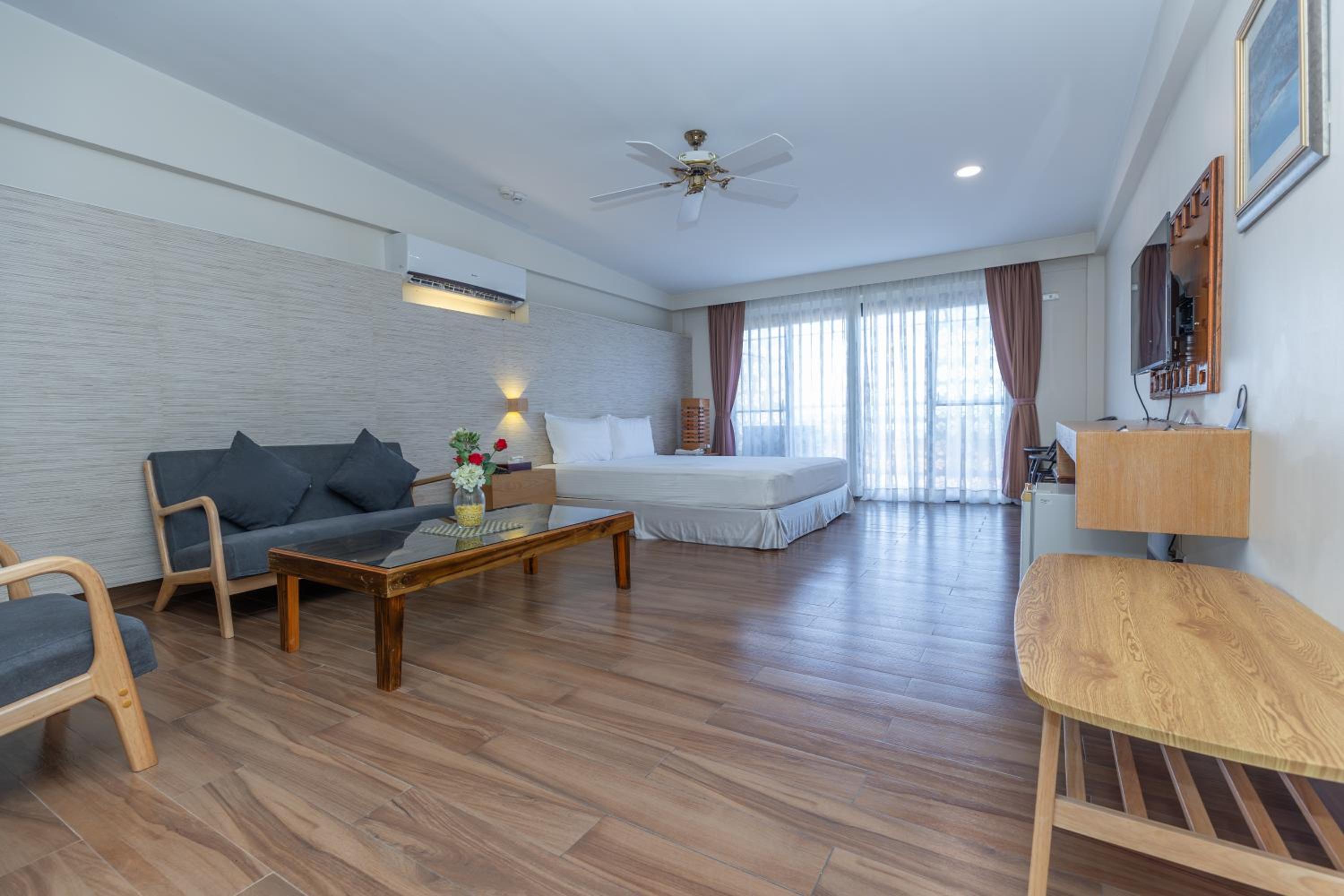 Deluxe Double Room with Sea View - Photo 2