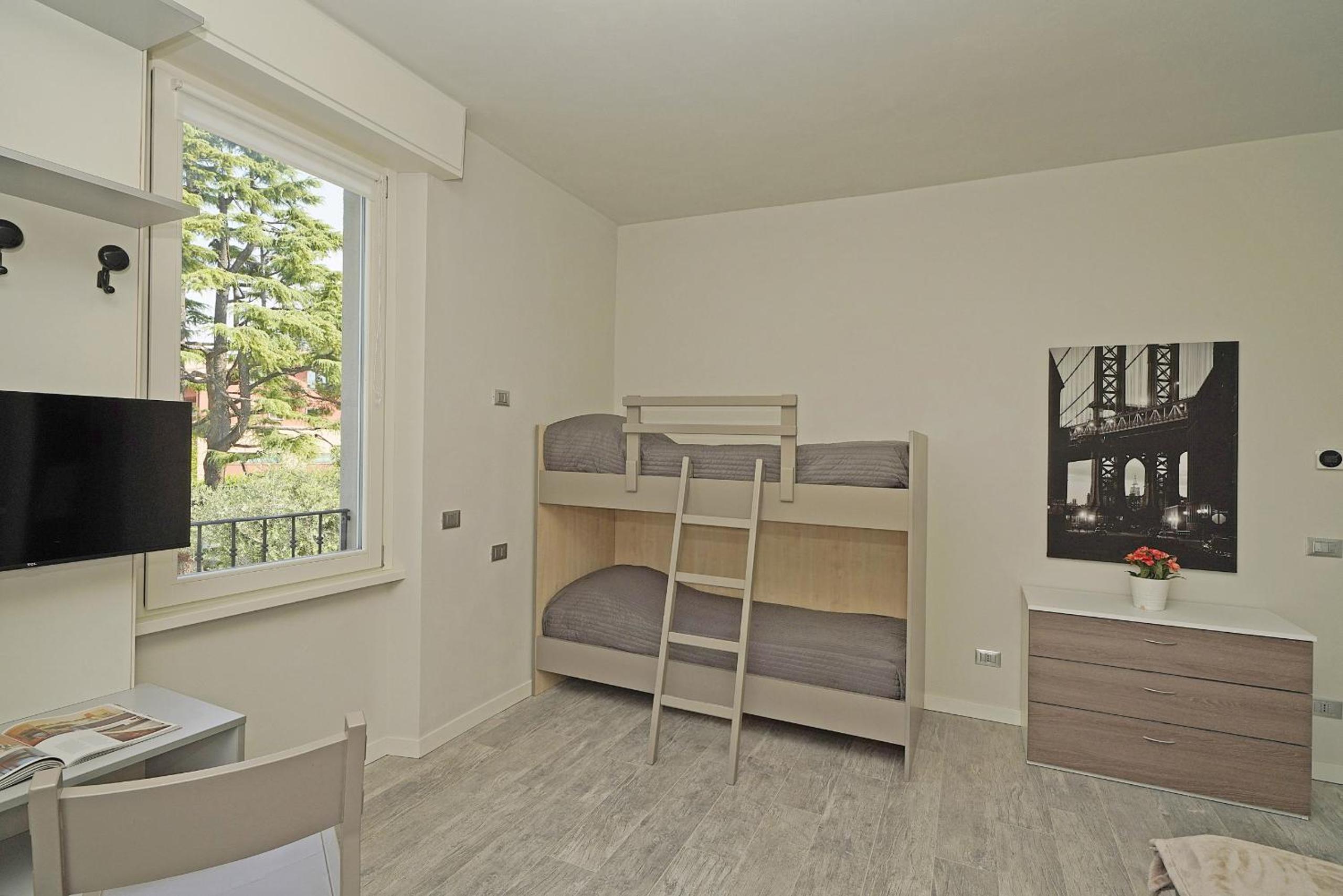 Classic Apartment photo 3