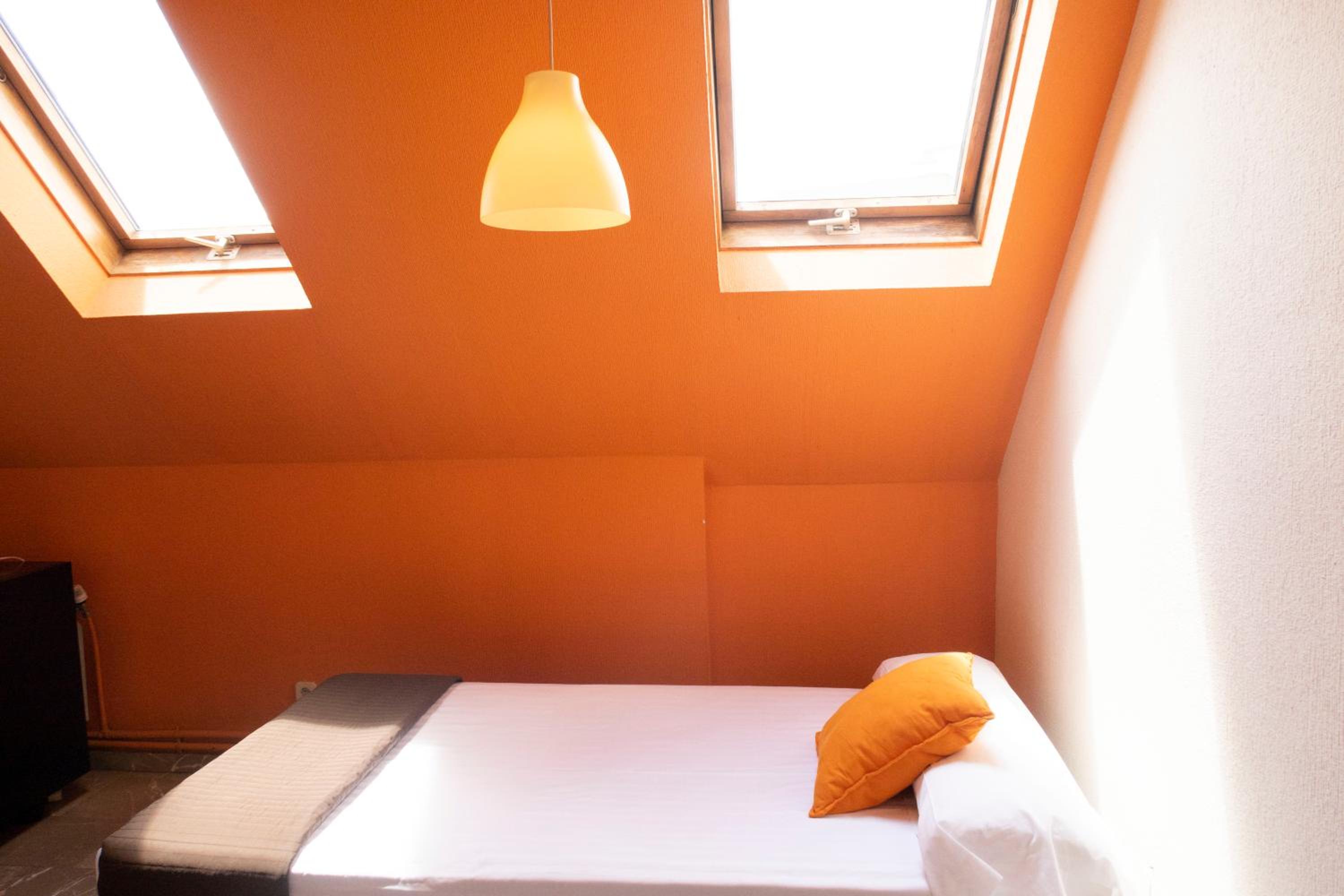 Two-Bedroom Apartment - Photo 16