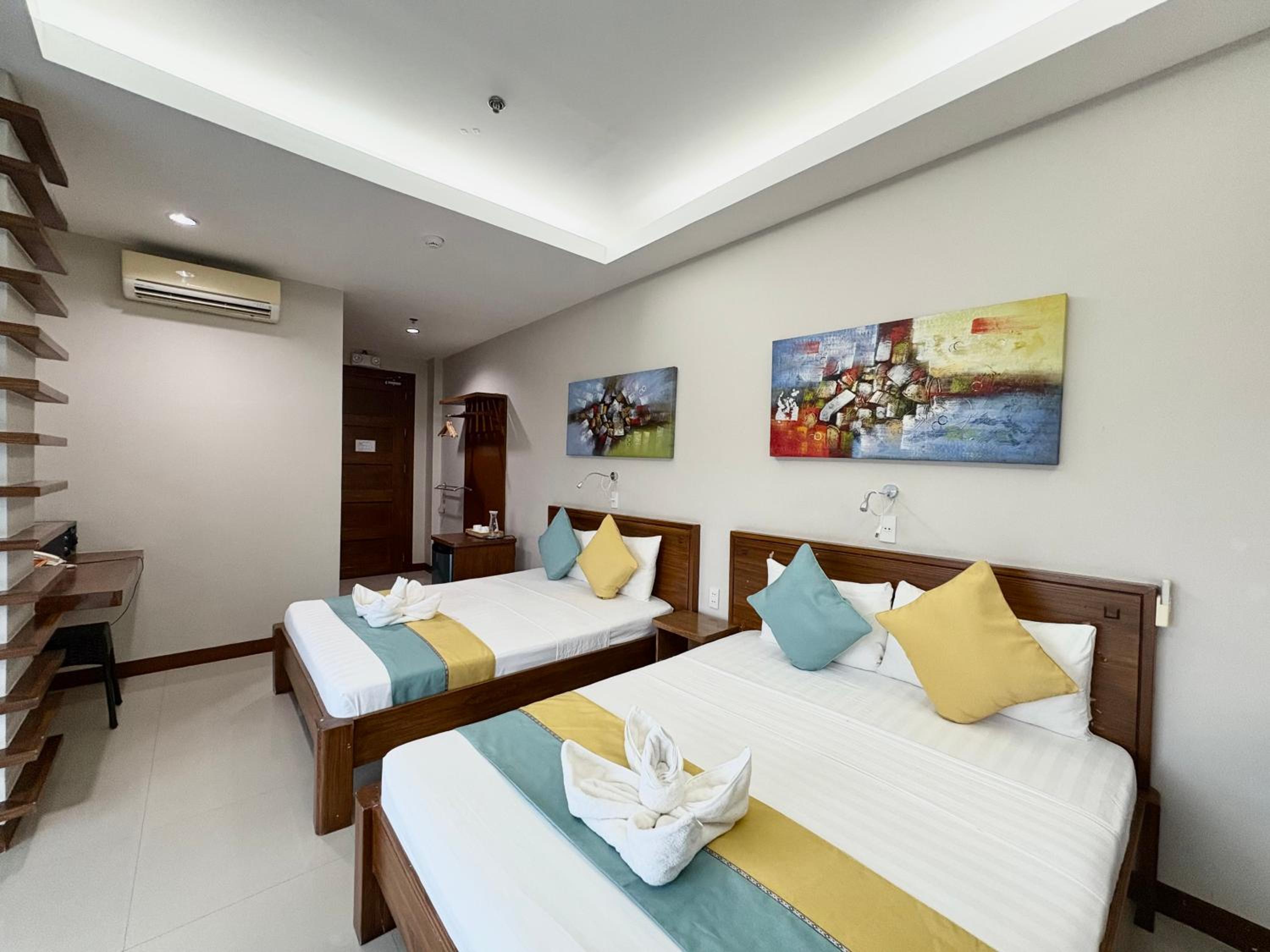 Family Room with Sea View photo 3