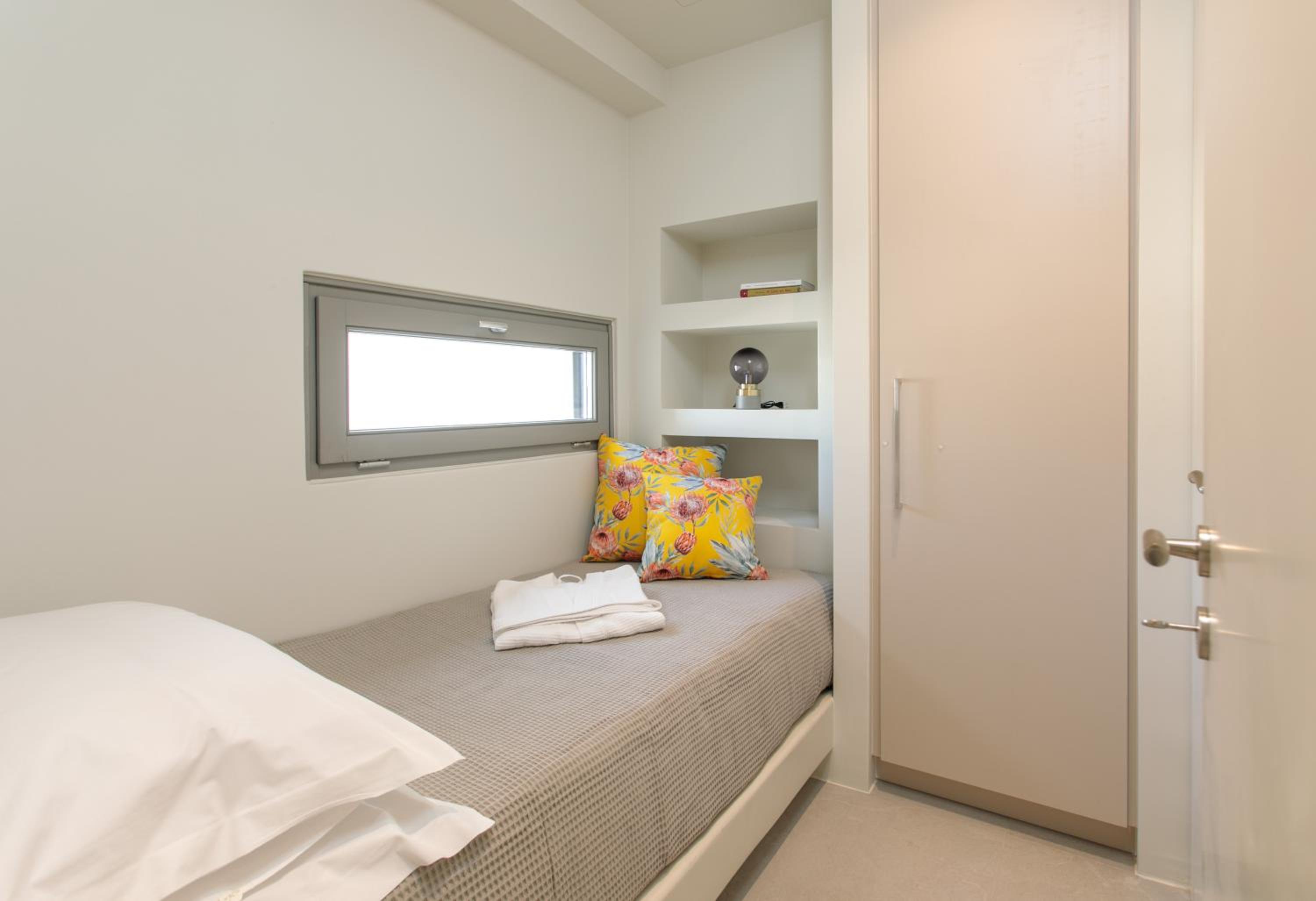 Three-Bedroom House photo 2