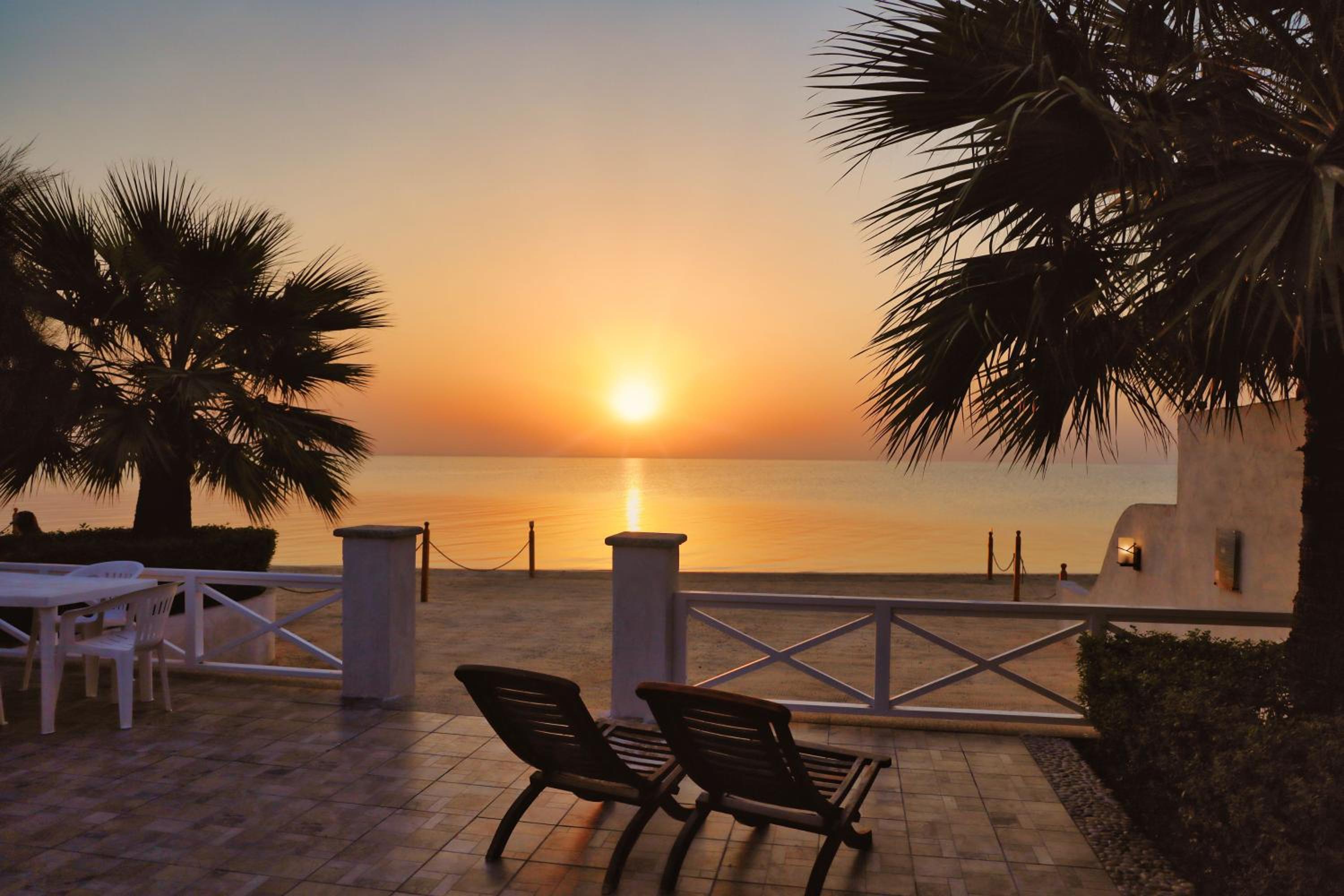 Superior Three-Bedroom Sunrise Villa with Sea View photo 2