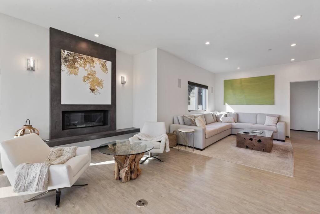 Four-Bedroom House photo 1